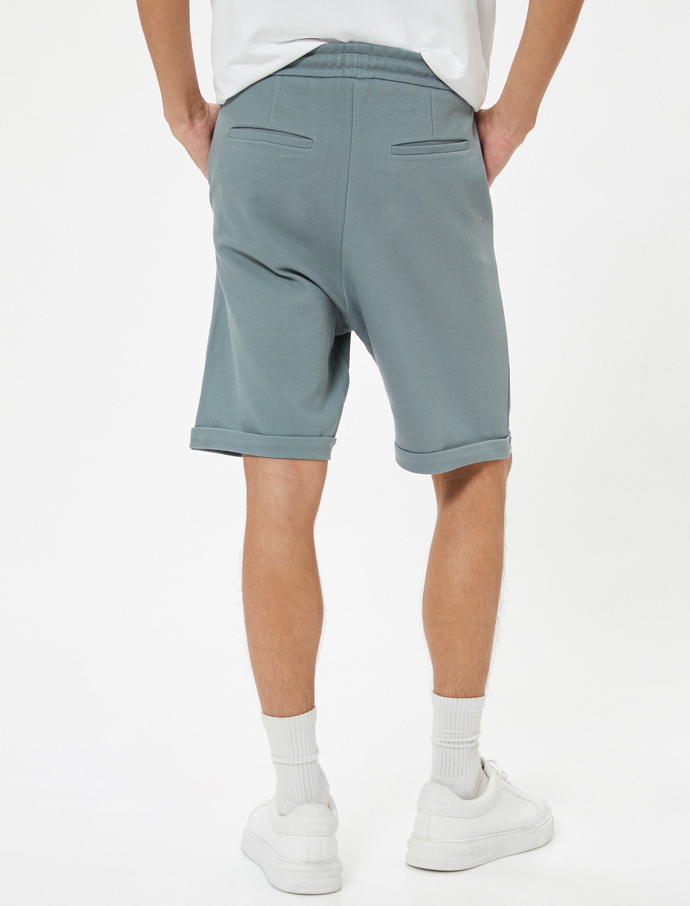   Bermuda Şort Cep Detaylı Katlamalı Paça Pamuk Karışımlı