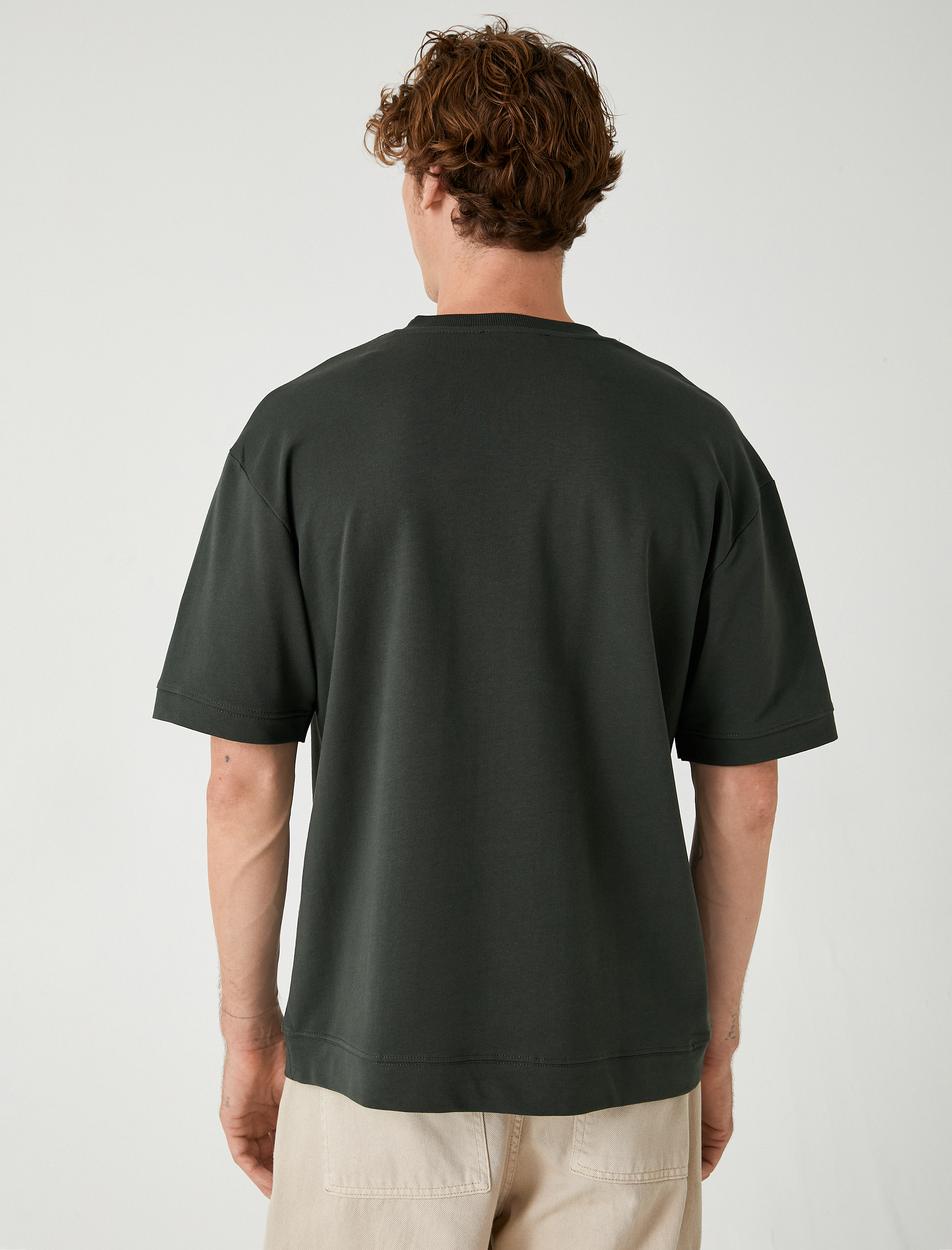   Pamuklu Kısa Kollu Bisiklet Yaka Oversize Tişört