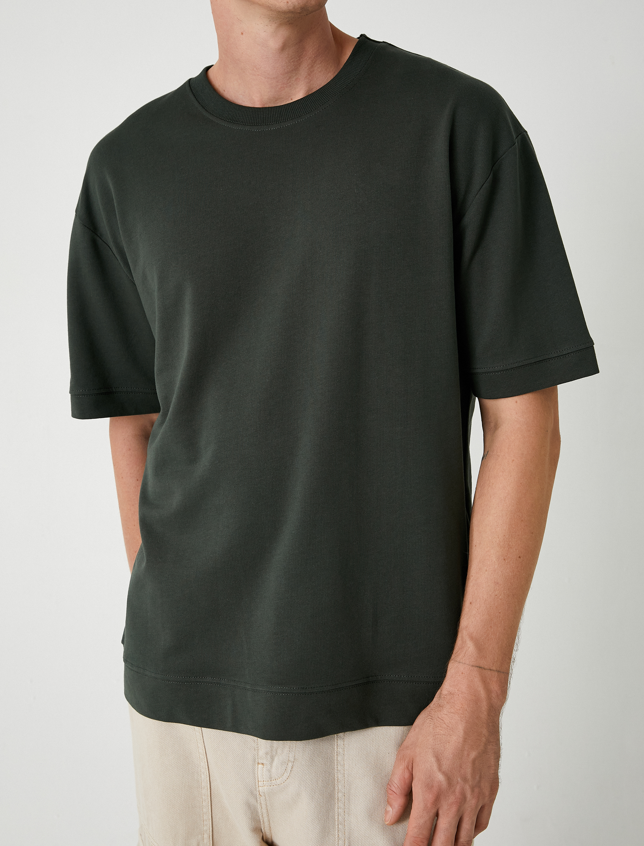   Pamuklu Kısa Kollu Bisiklet Yaka Oversize Tişört