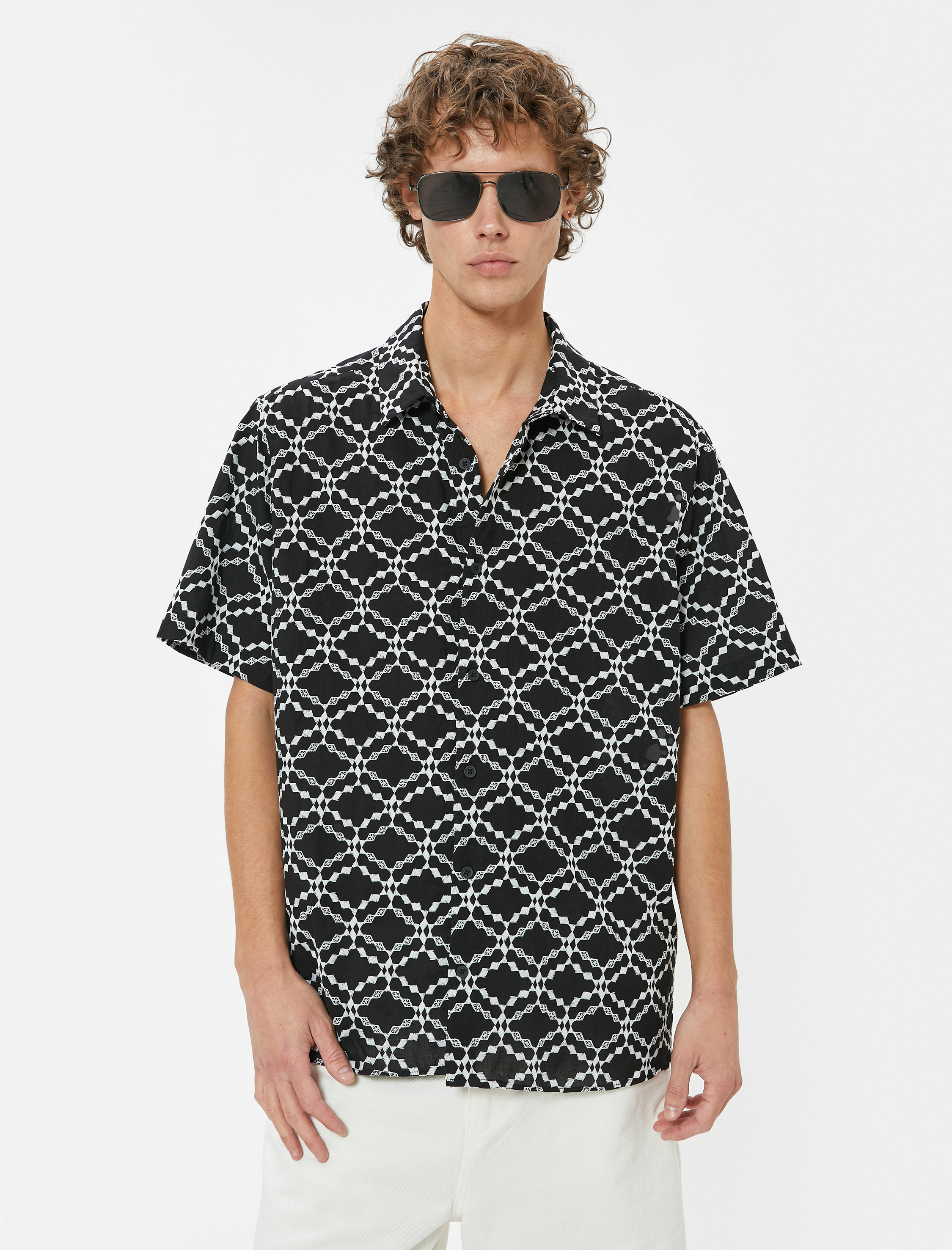   Kısa Kollu Gömlek Geometrik İşlemeli Pamuklu Regular Fit