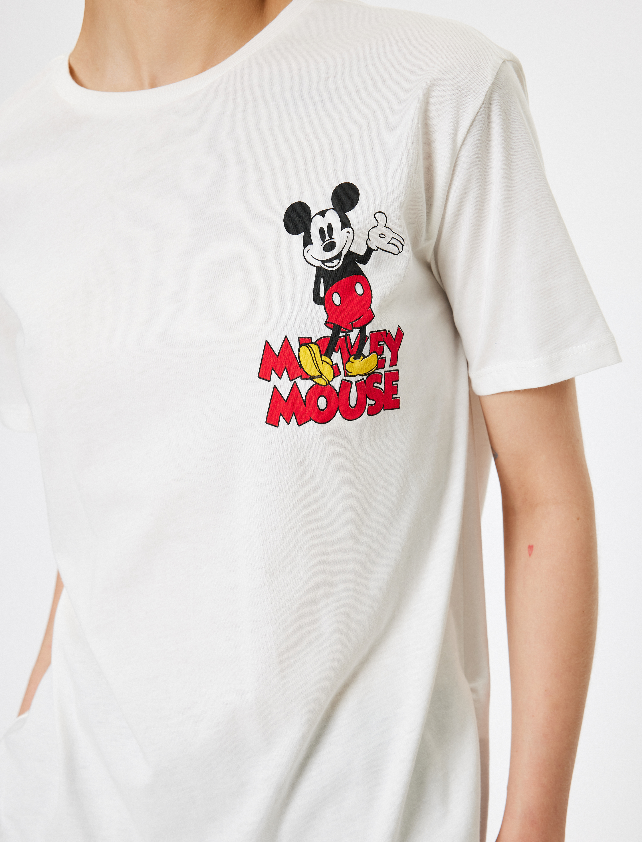   Mickey Mouse Oversize Arkası Baskılı Tişört Kısa Kollu Bisiklet Yaka Lisanslı