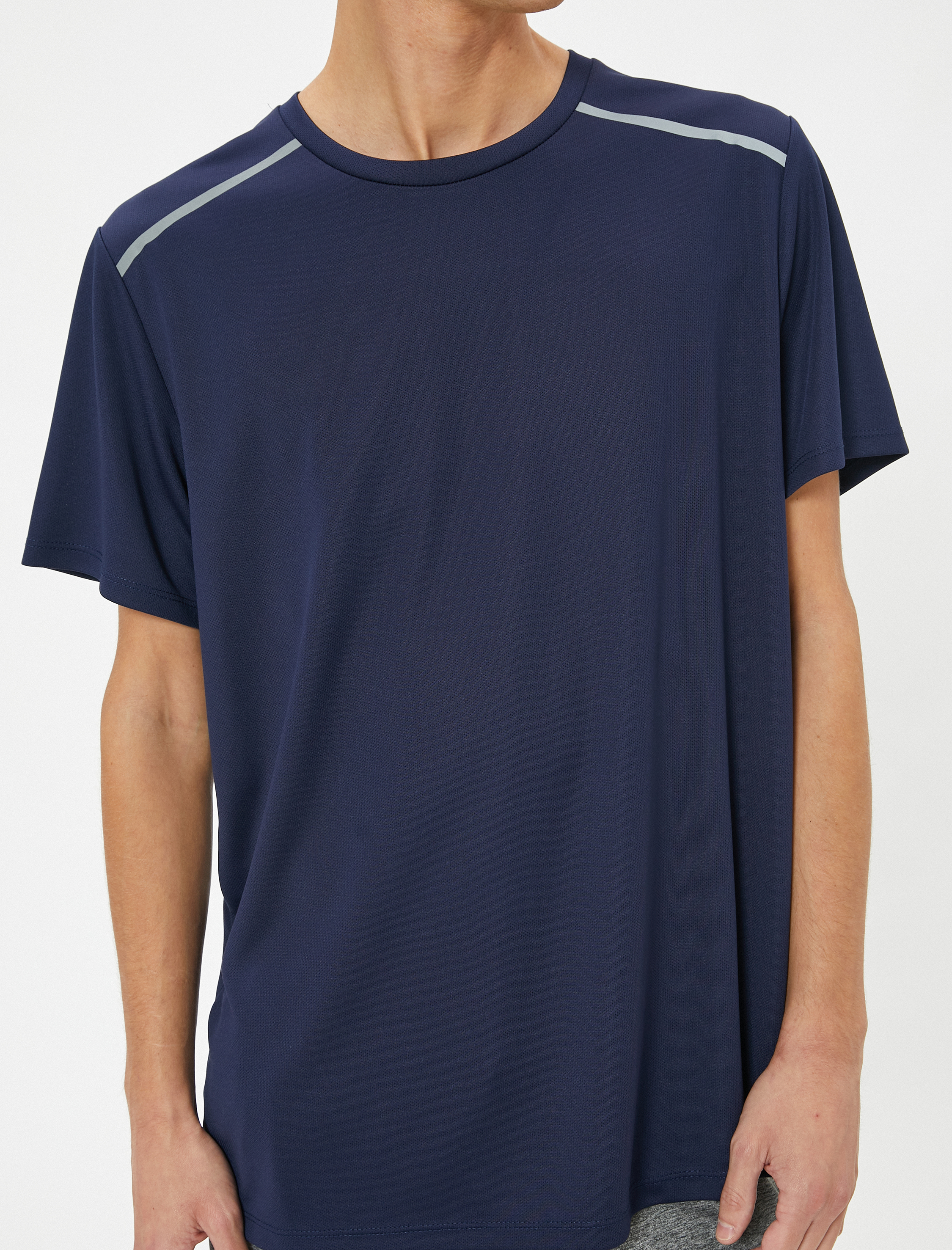   Spor Tişört Basic Kısa Kollu Bisiklet Yaka Şerit Detaylı