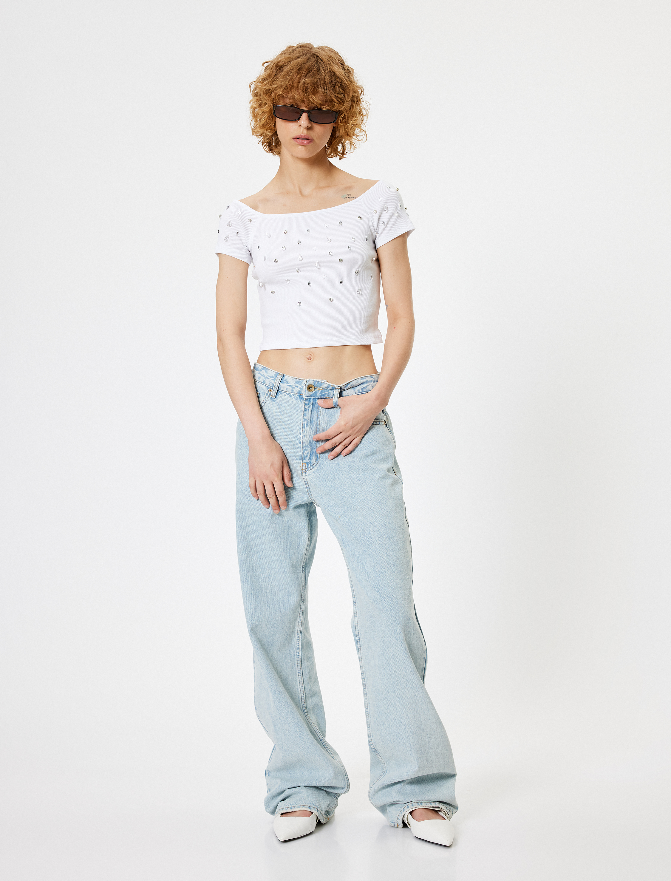 Kayık Yaka Tişört Taş Detaylı Kaşkorse Slim Fit Kısa Kollu