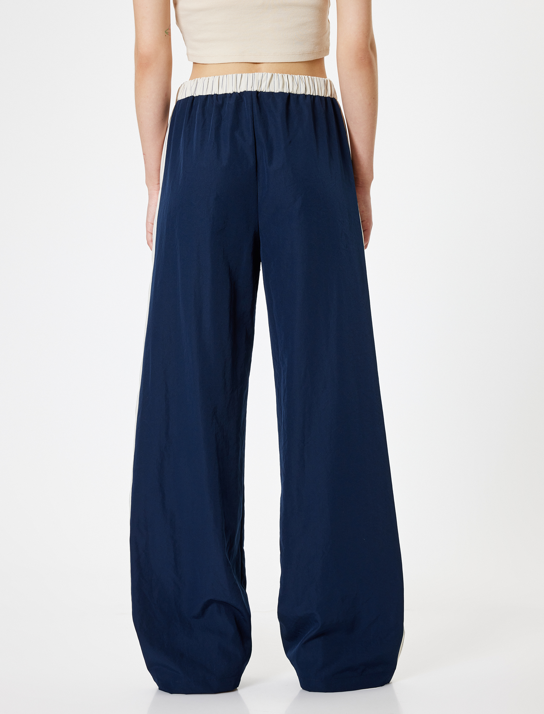   Paraşüt Pantolon Beli Bağcıklı Geniş Paça Cep Detaylı