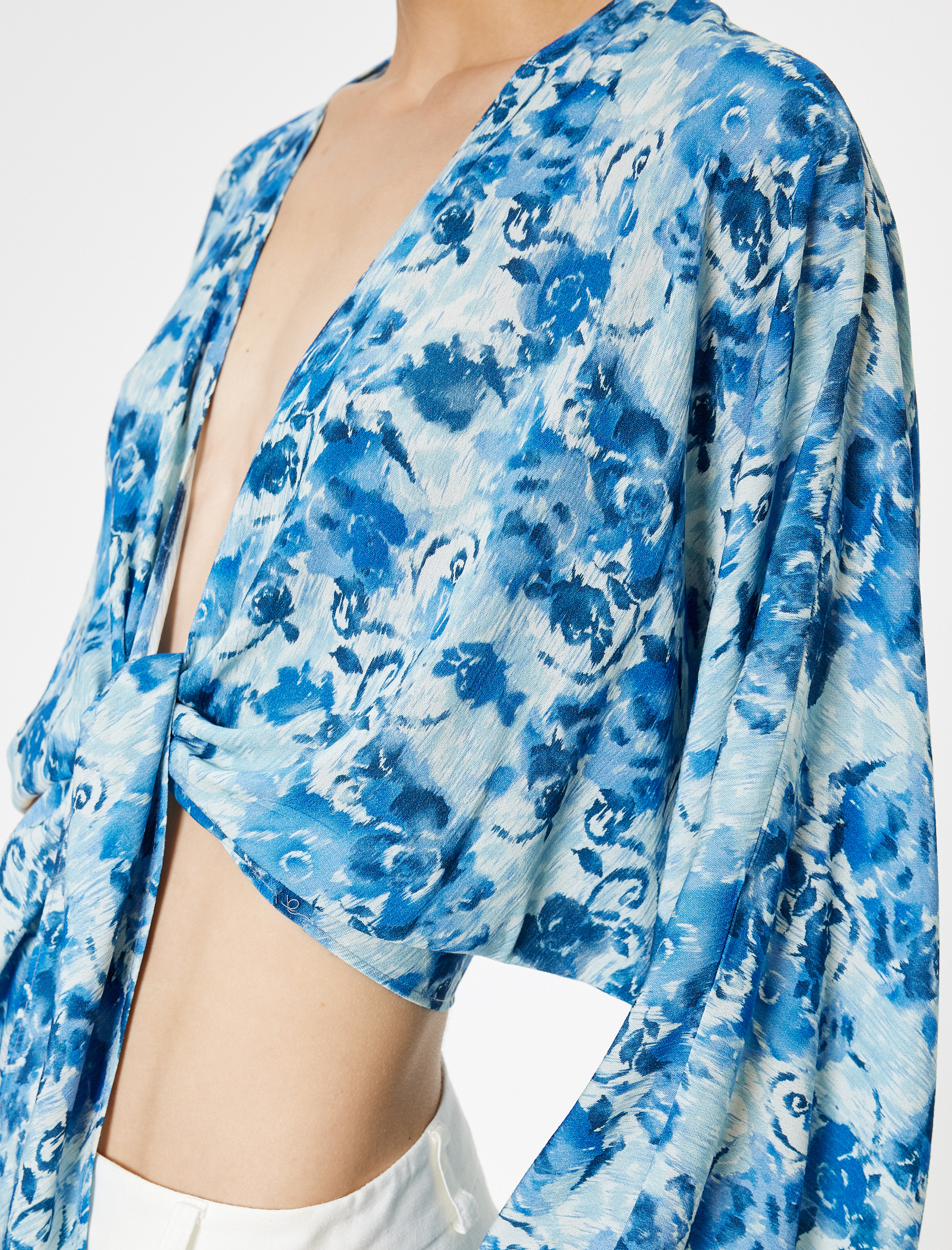 Viskon Kimono Çiçekli Geniş Kollu Bağlama Detaylı