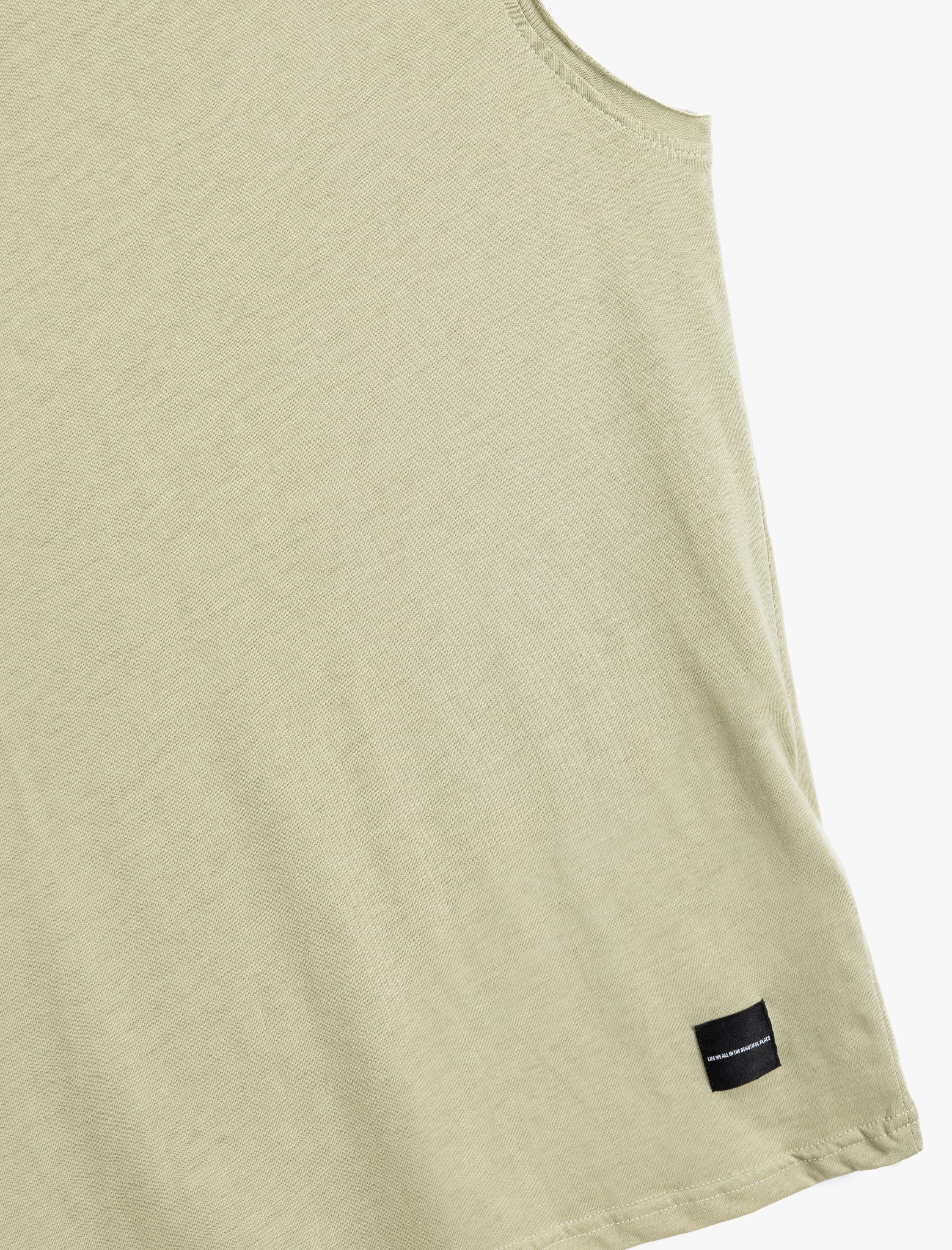   Basic Kolsuz Tişört Oyuk Kol Etiket Detaylı Bisiklet Yaka