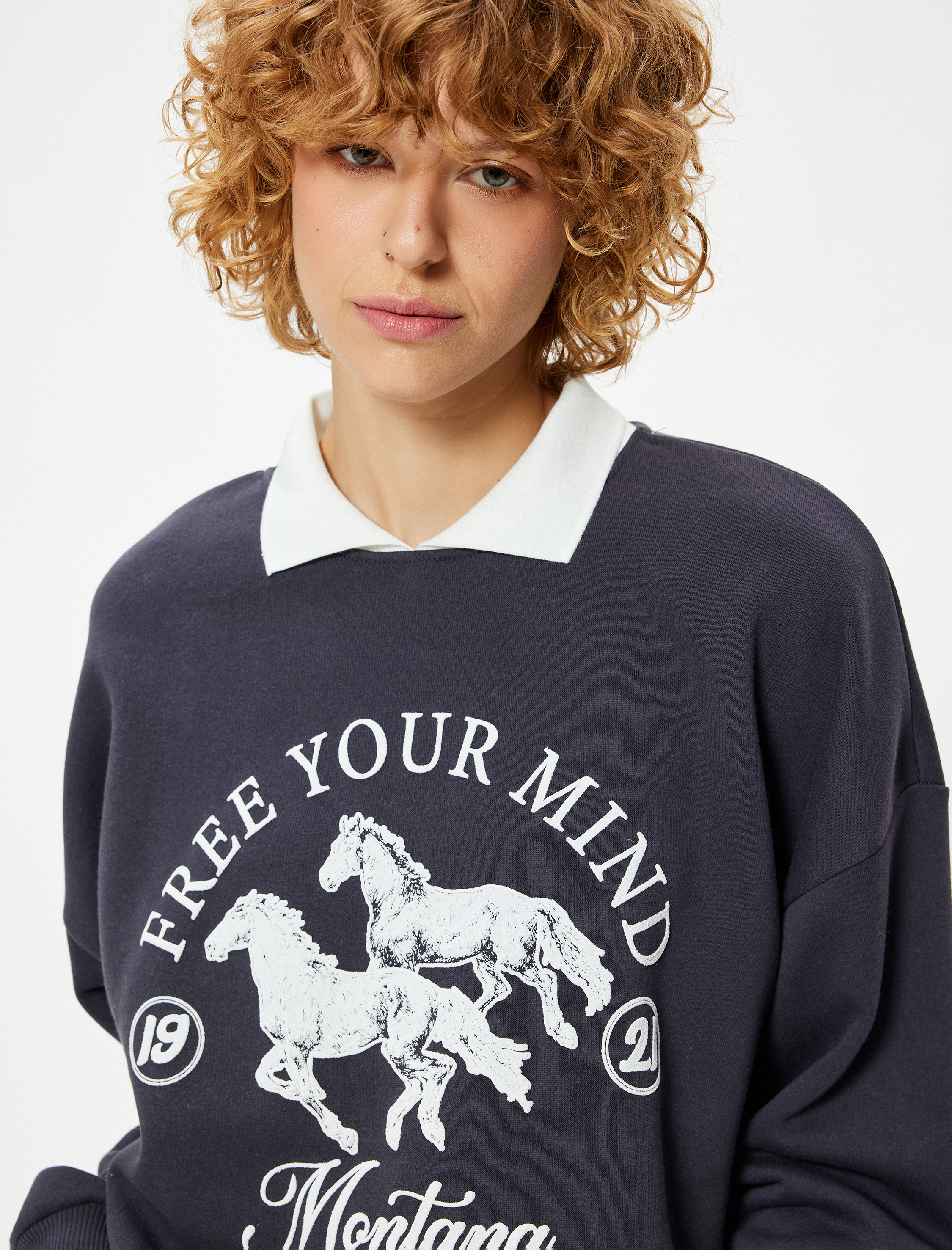   Oversize Polo Yaka Sweatshirt Kolej Temalı Baskılı Şardonlu