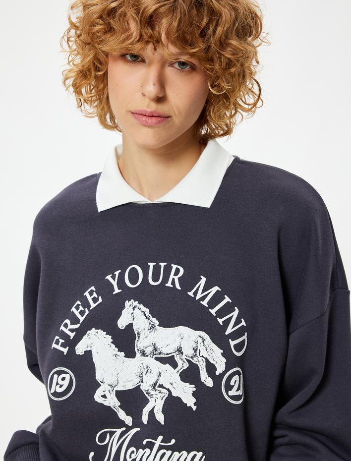  Oversize Polo Yaka Sweatshirt Kolej Temalı Baskılı Şardonlu