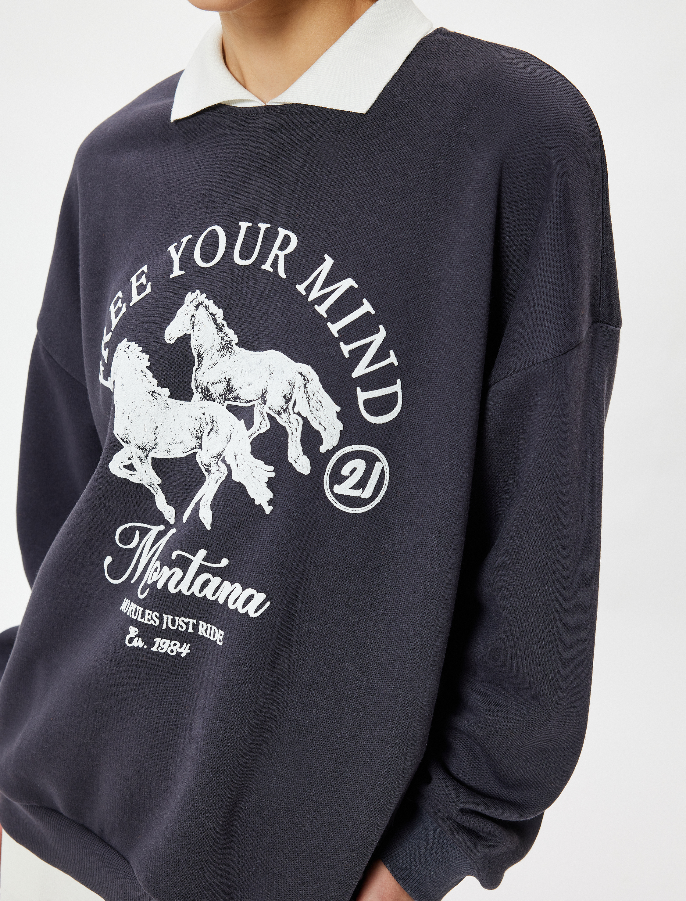   Oversize Polo Yaka Sweatshirt Kolej Temalı Baskılı Şardonlu