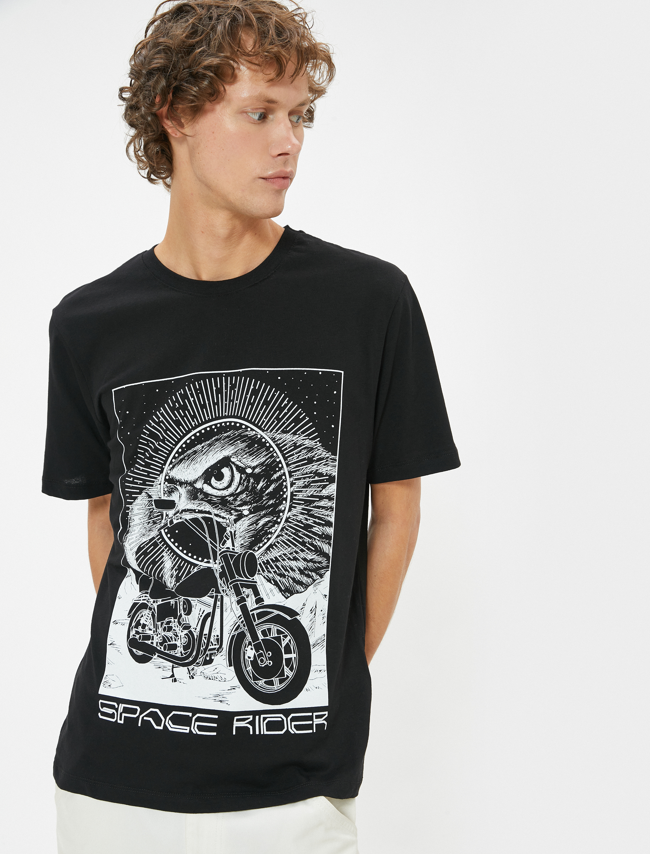   Kısa Kollu Bisiklet Yaka Pamuklu Baskılı Tişört