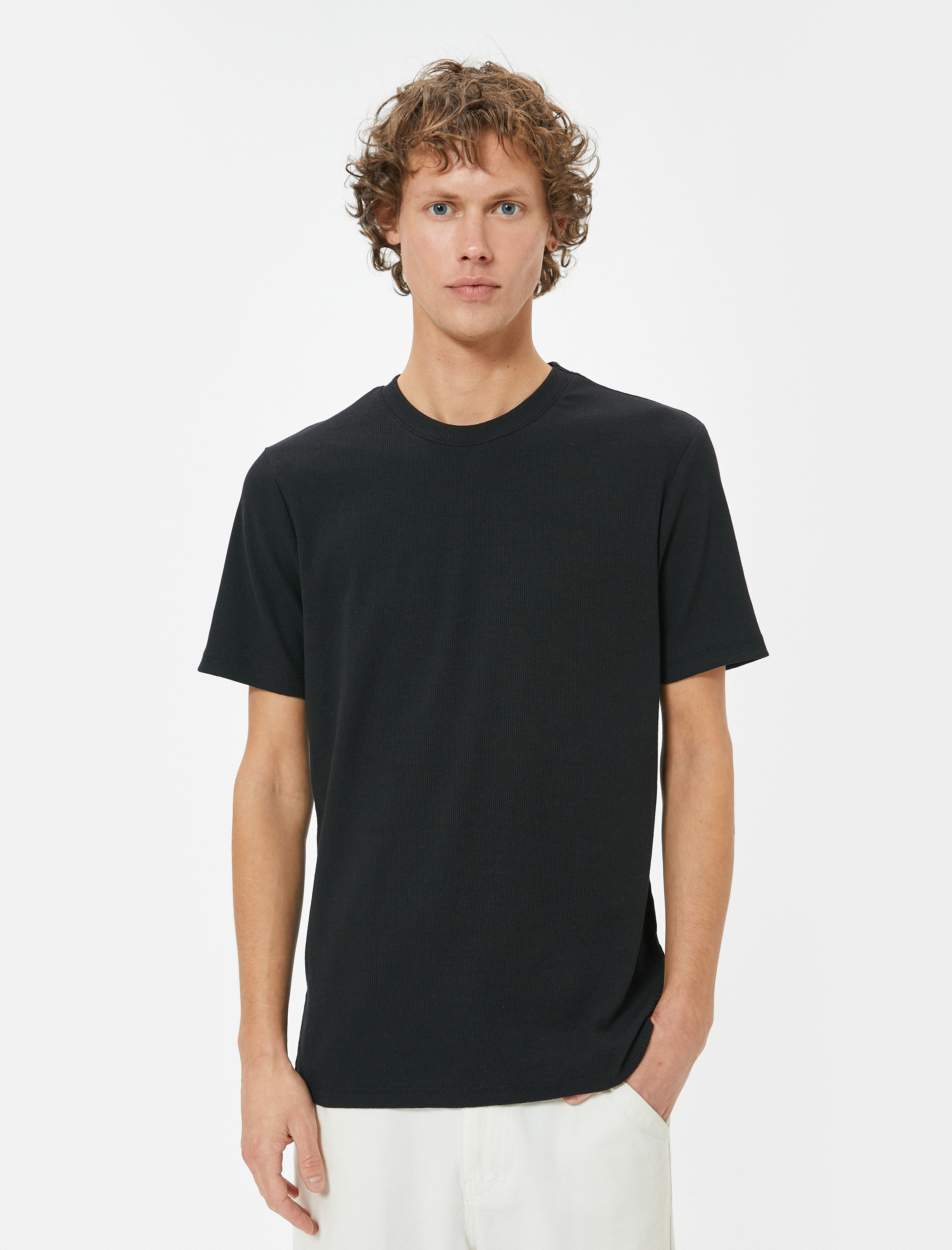   Basic Kısa Kollu Bisiklet Yaka Slim Fit Tişört