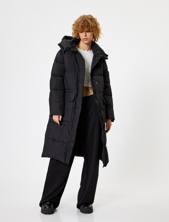  Uzun Şişme Mont Kapüşonlu Cep Detaylı Fermuarlı Çıtçıt Düğmeli Su İtici Kumaş