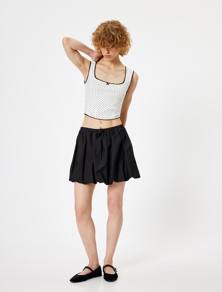  Puantiyeli Kolsuz Bluz Fiyonk Detaylı Kare Yaka Slim Fit