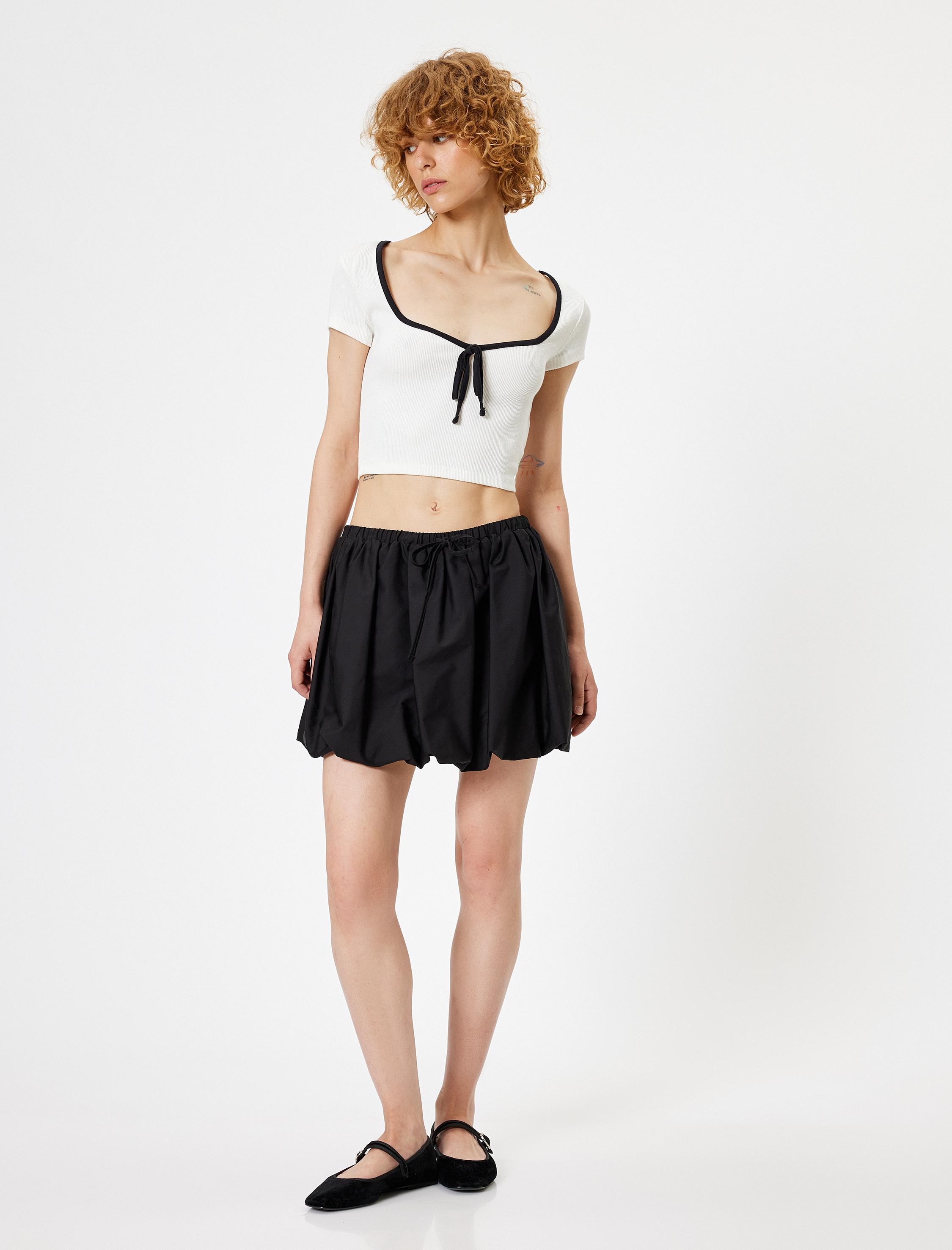   Crop Tişört Bağlama Detaylı Kısa Kollu Slim Fit