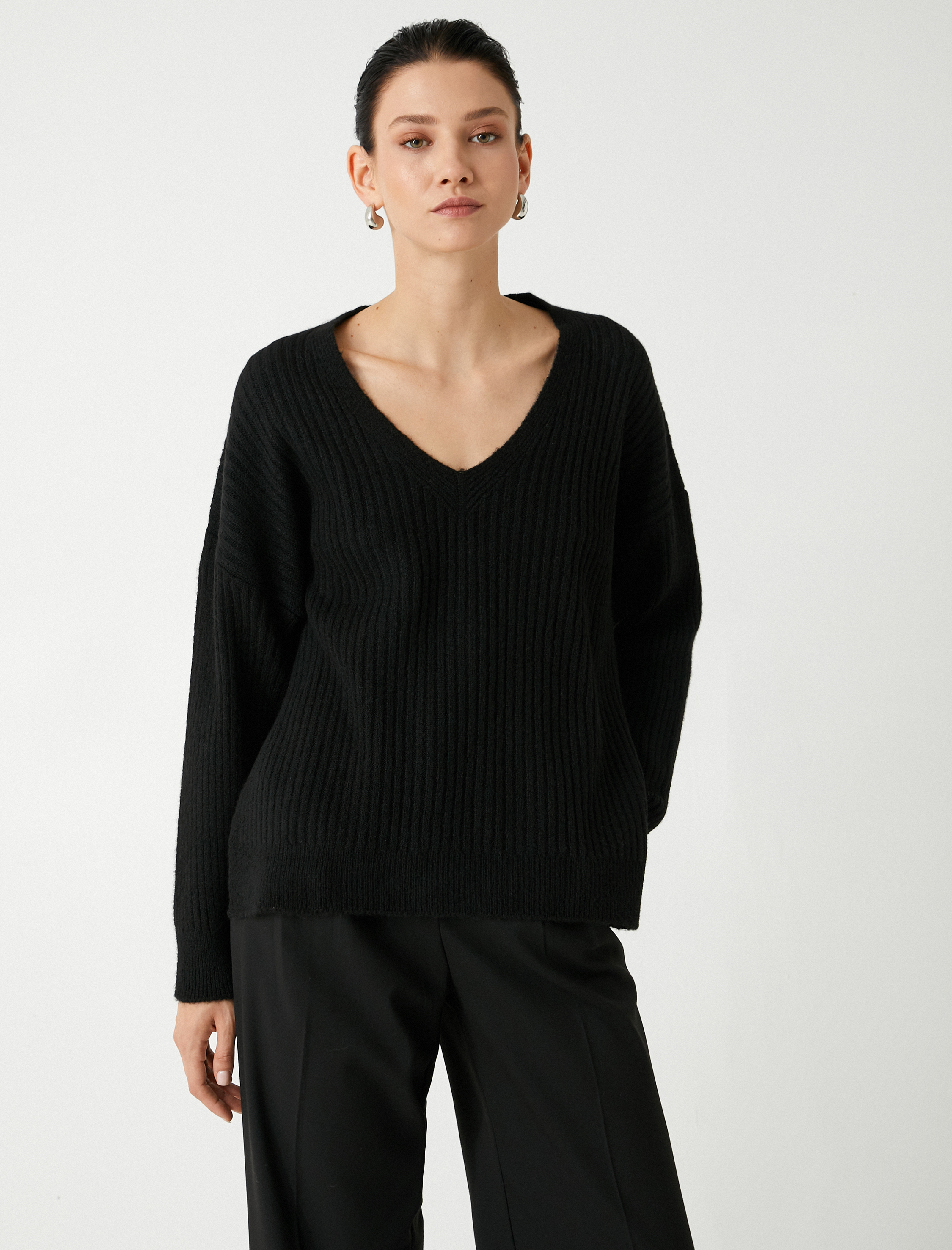 Yumuşak Dokulu Uzun Kollu Basic V Yaka Oversize Triko Kazak