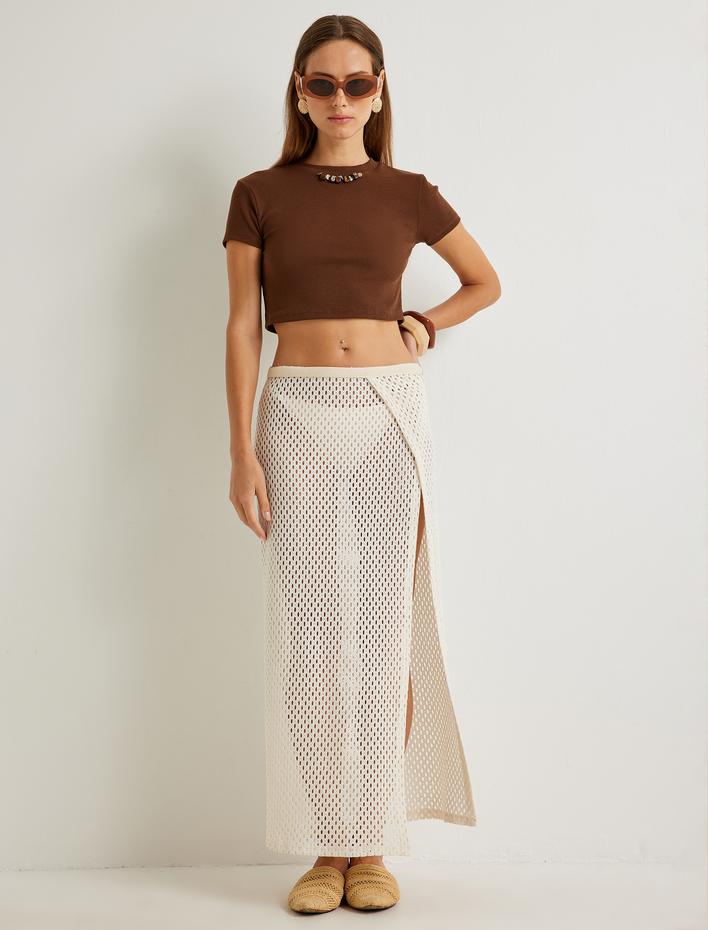  Koton X Şahika Ercümen - Crop Tişört Taşlı Kısa Kollu Bisiklet Yaka Viskon