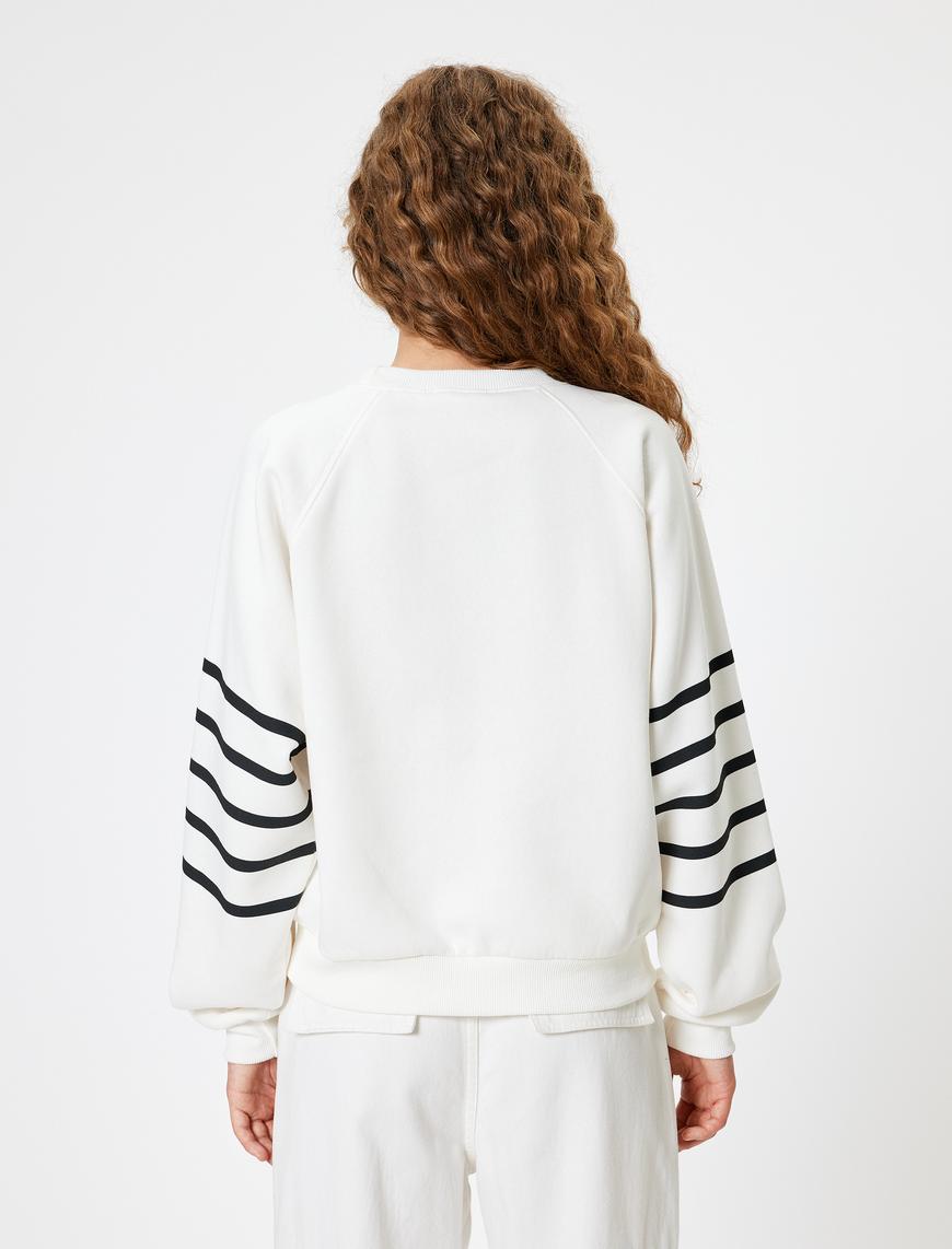   Oversize Sweatshirt Bisiklet Yaka Şerit Detaylı Uzun Kollu Şardonlu