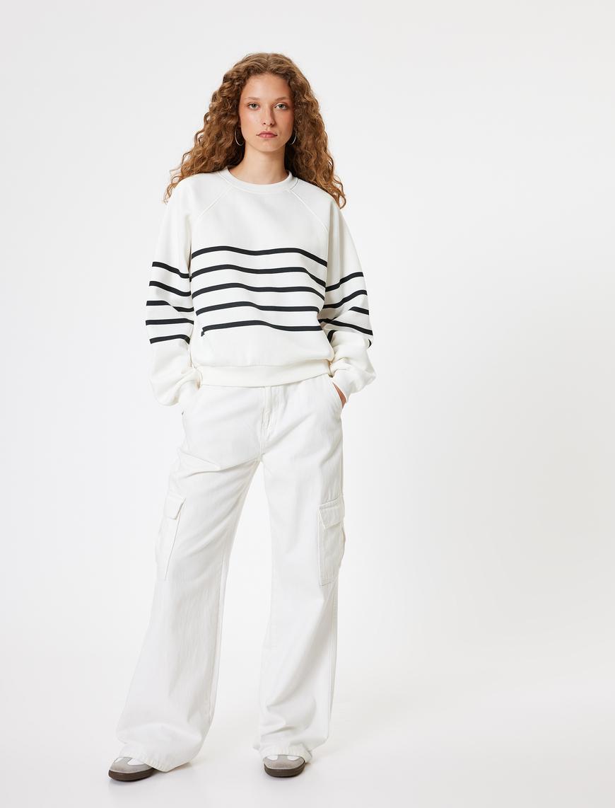   Oversize Sweatshirt Bisiklet Yaka Şerit Detaylı Uzun Kollu Şardonlu