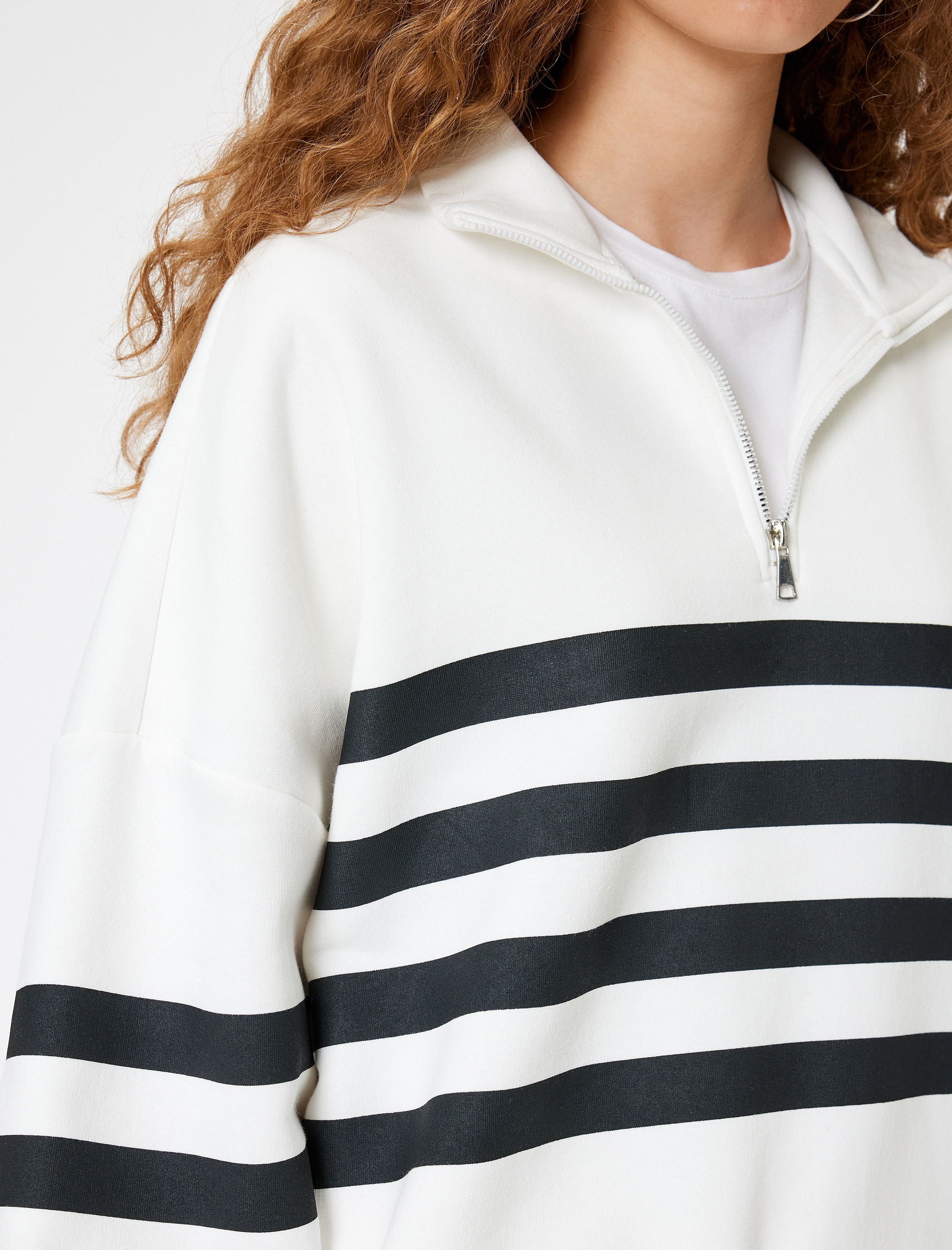   Oversize Sweatshirt Yarım Fermuarlı Şerit Detaylı Uzun Kollu Şardonlu