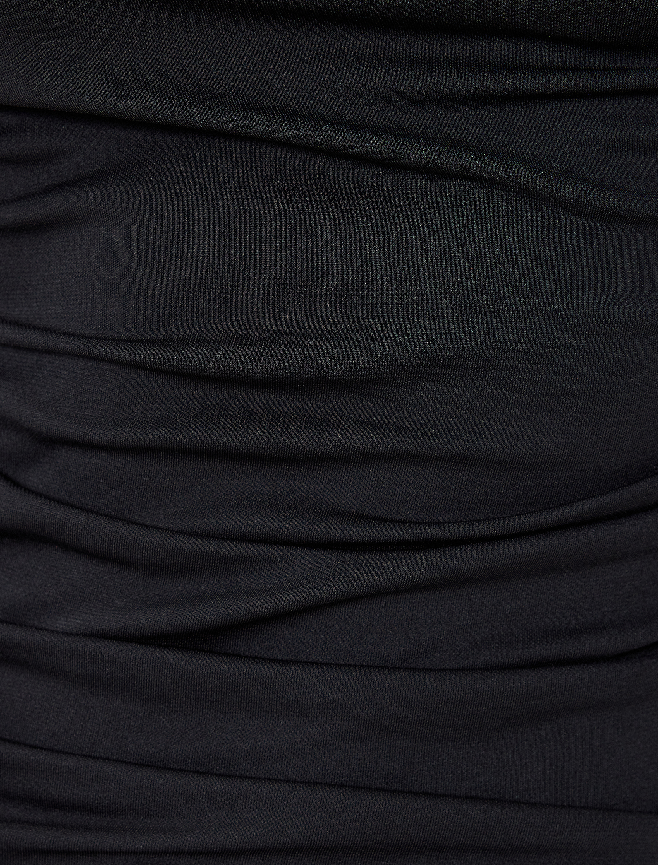   Madonna Yaka Omzu Açık Drapeli Kısa Kollu Slim Fit Tişört