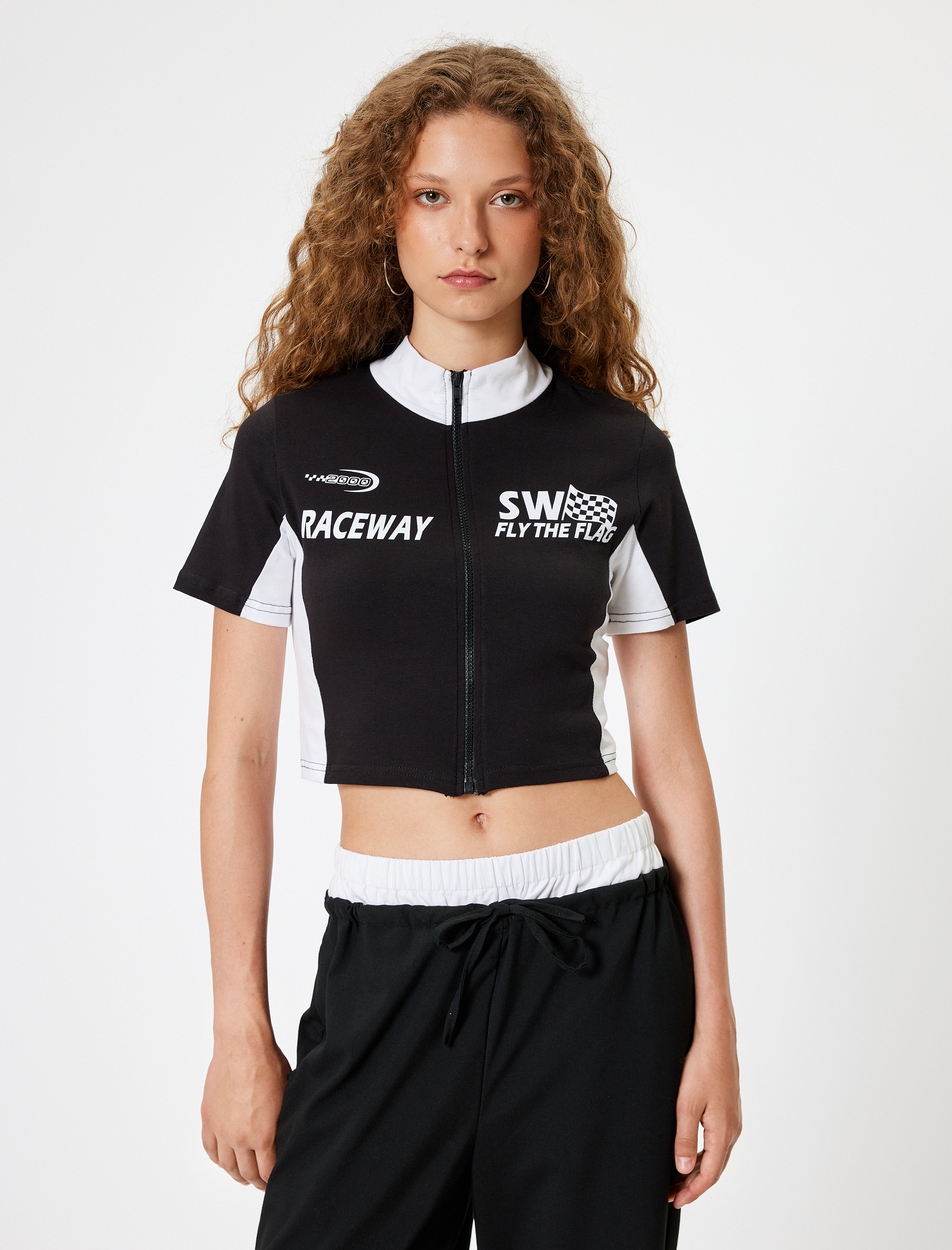   Crop Tişört Fermuarlı Kolej Baskılı Dik Yaka