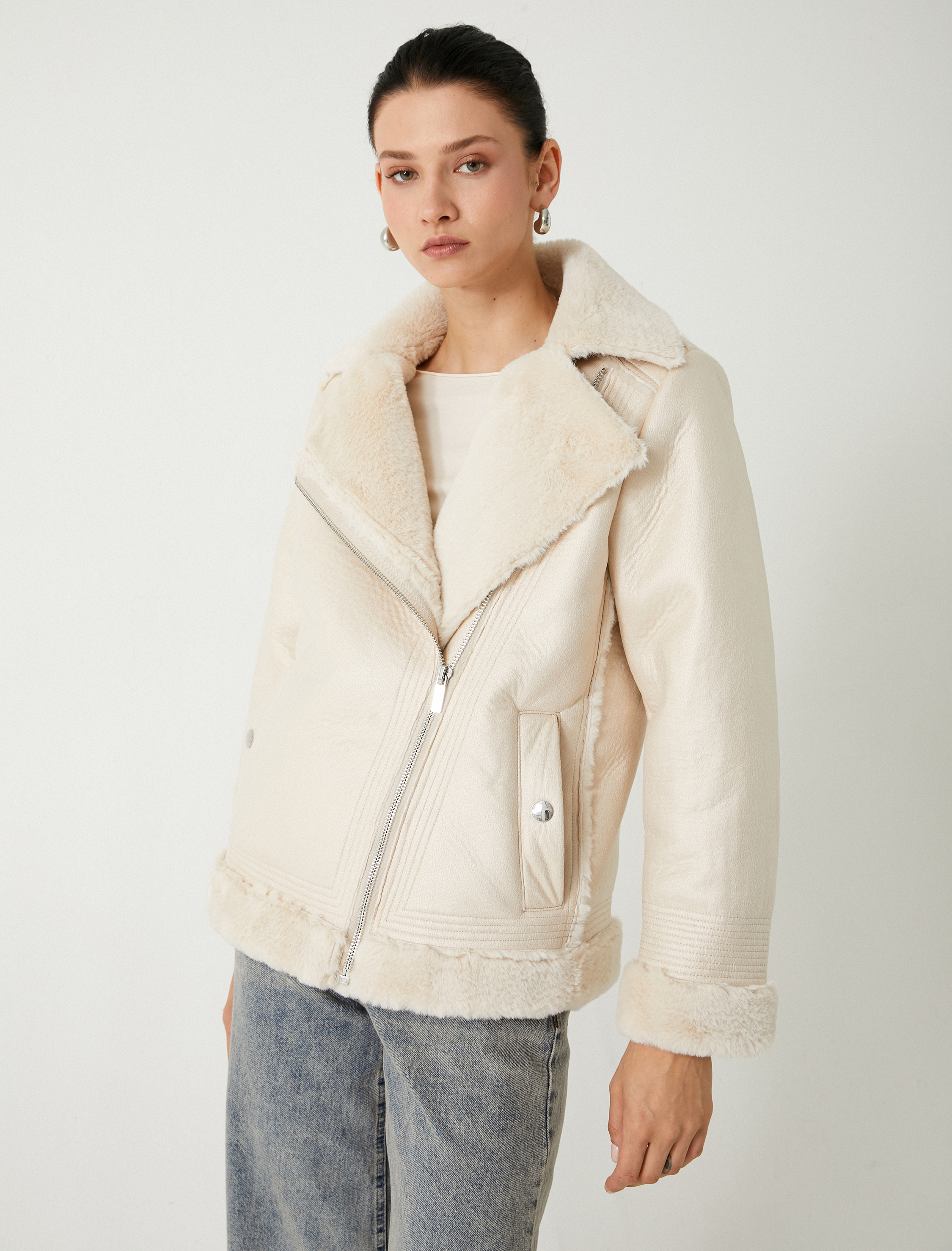   Fermuarlı Cepli Rahat Kalıp Yakası Suni Kürk Detaylı Suni Deri Biker Ceket