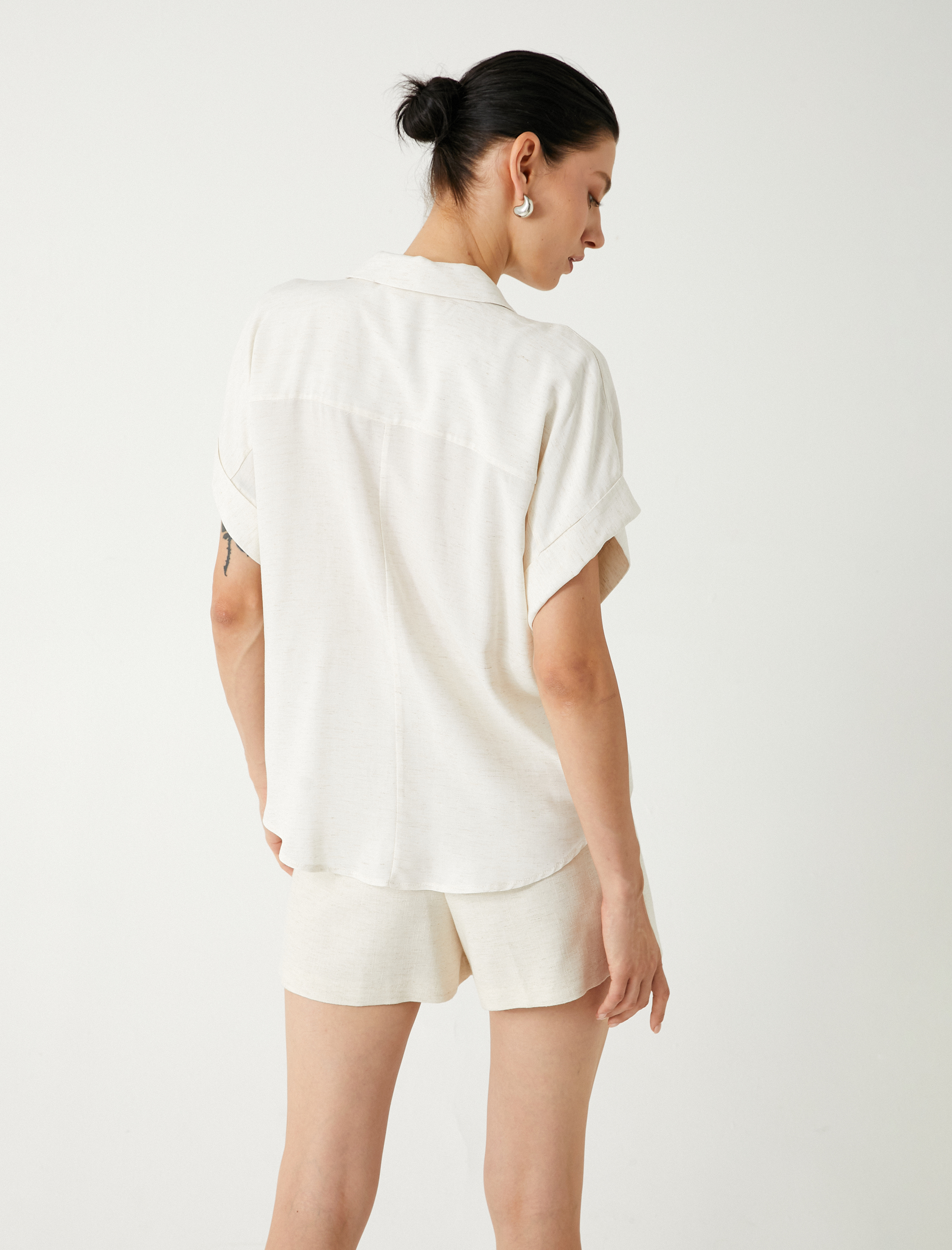   Keten Karışımlı Gömlek Kısa Kollu Tek Cep Detaylı