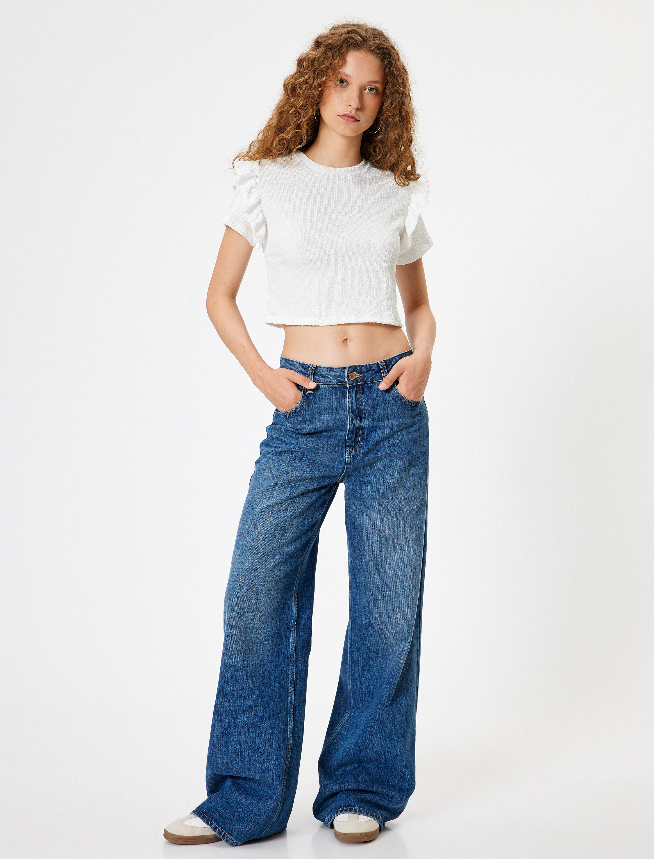   Bisiklet Yaka Tişört Fırfır Detaylı Kelebek Kol Dokulu Bürümcük