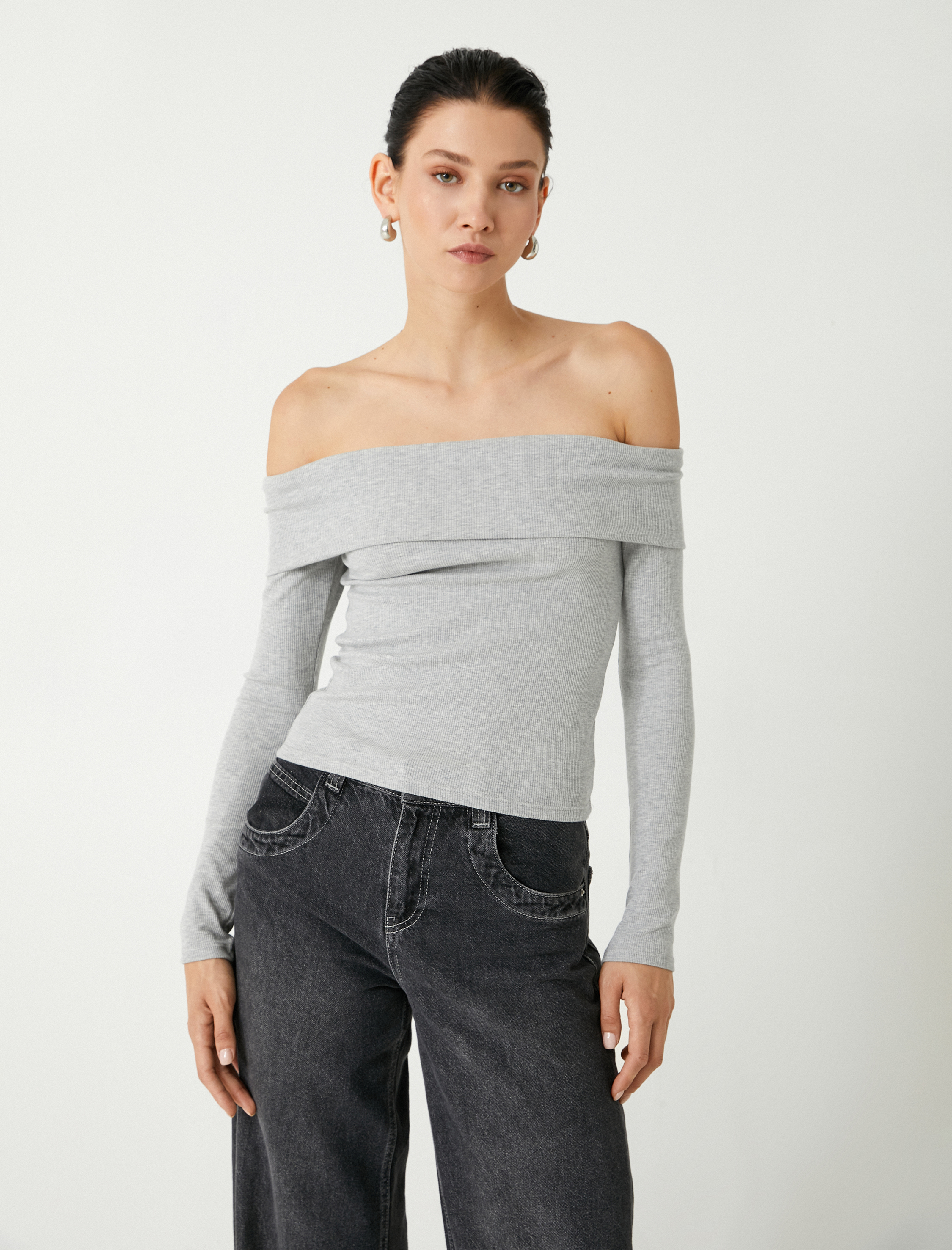   Madonna Yaka Omzu Açık Tişört Fitilli Kat Detaylı Uzun Kollu Slim Fit