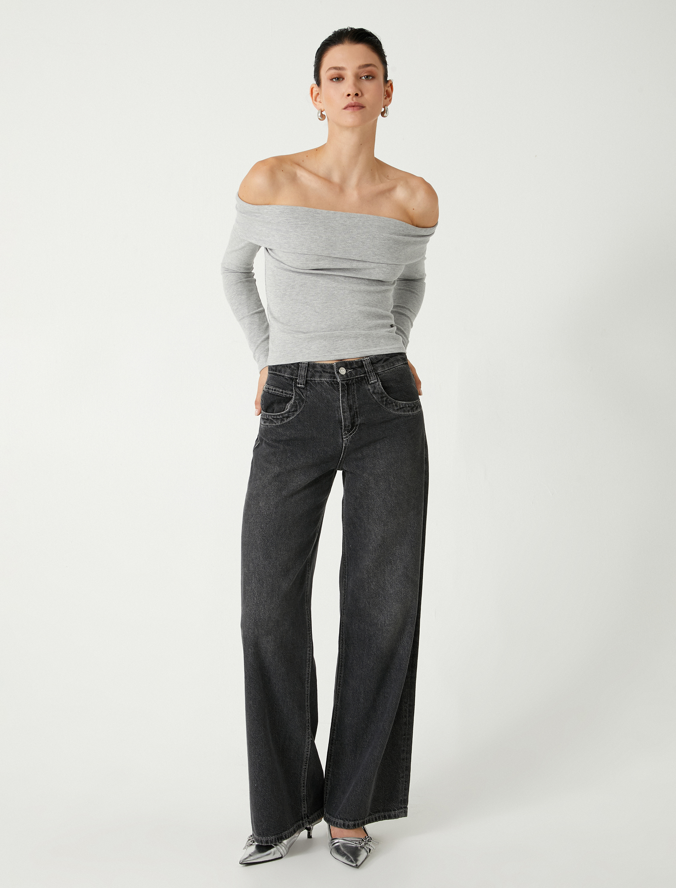   Madonna Yaka Omzu Açık Tişört Fitilli Kat Detaylı Uzun Kollu Slim Fit