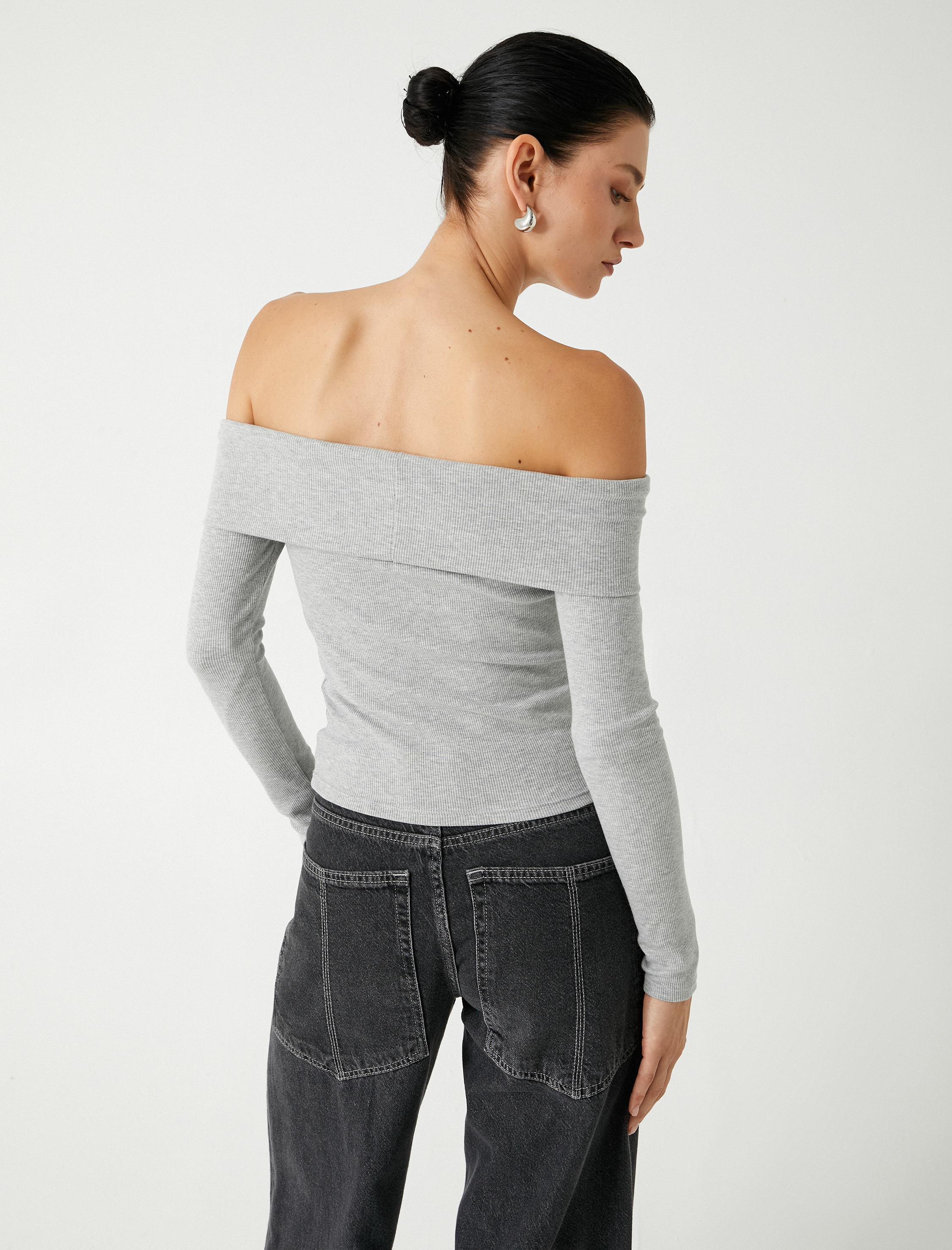   Madonna Yaka Omzu Açık Tişört Fitilli Kat Detaylı Uzun Kollu Slim Fit