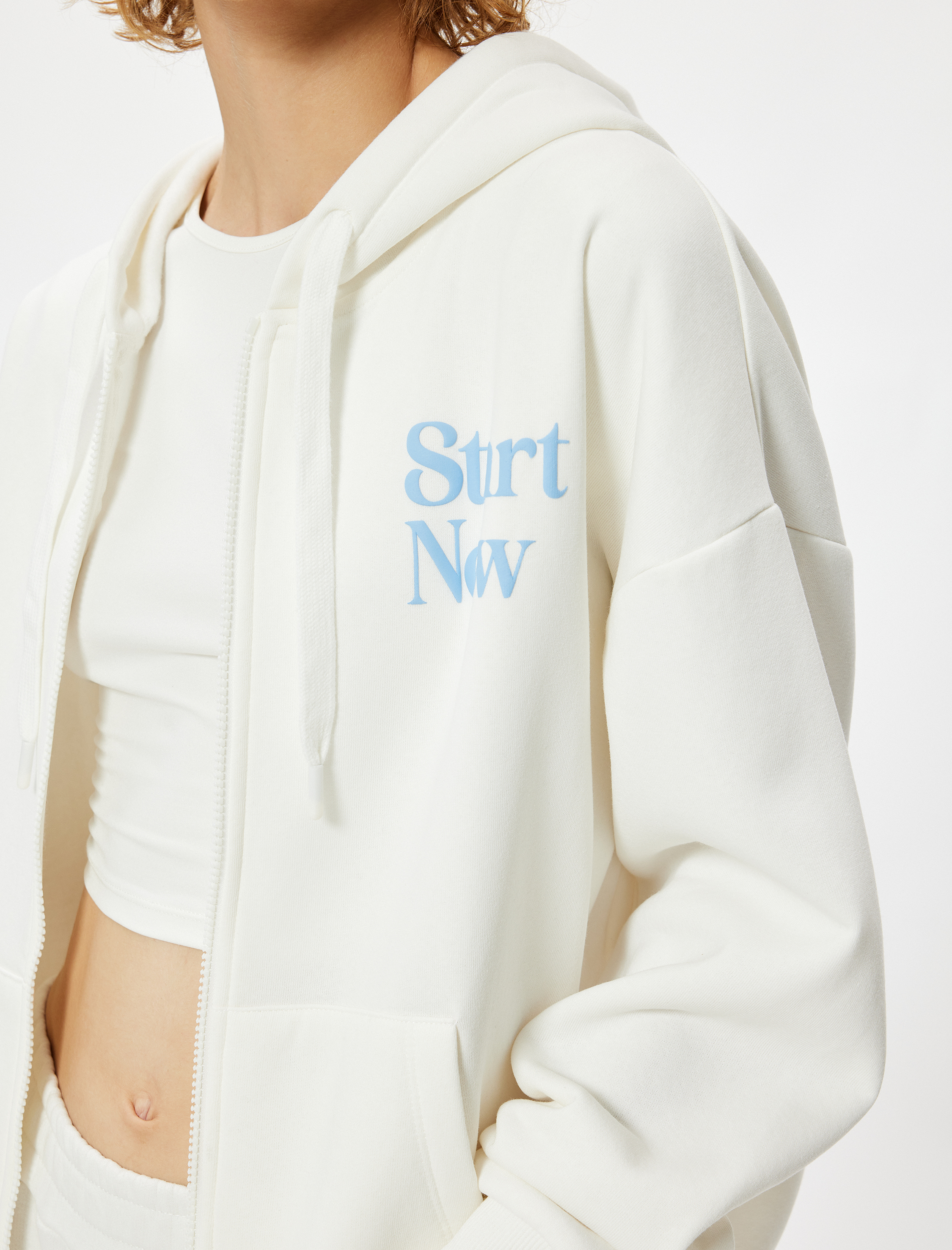   Oversize Fermuarlı Sweatshirt Arkası Baskılı Kapüşonlu Cep Detaylı