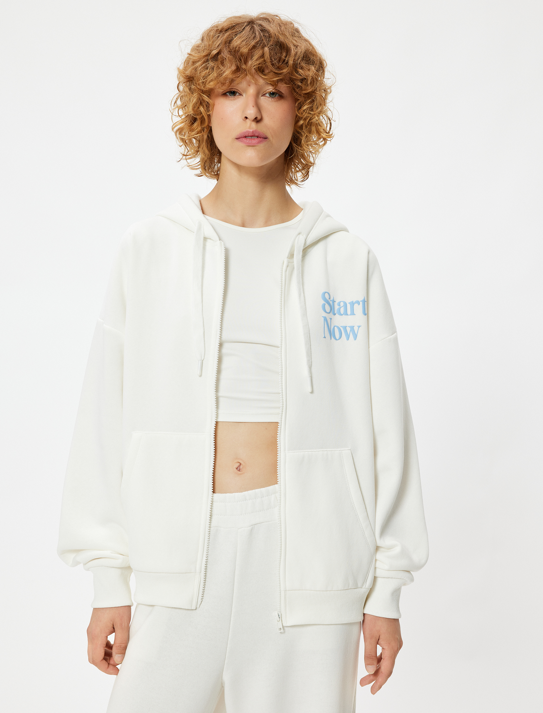   Oversize Fermuarlı Sweatshirt Arkası Baskılı Kapüşonlu Cep Detaylı