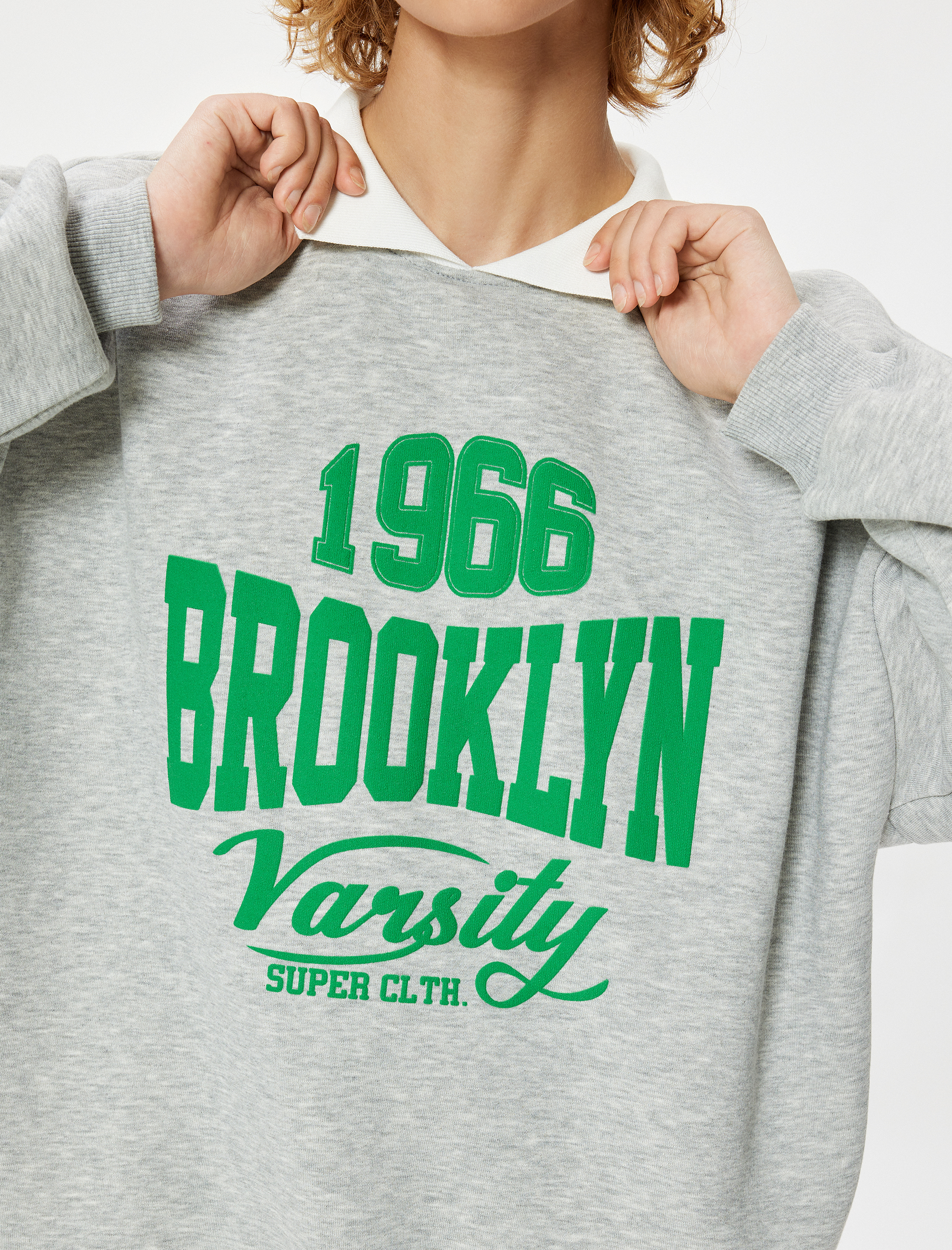   Şardonlu Polo Yaka Sweatshirt Oversize Kolej Baskılı Uzun Kollu