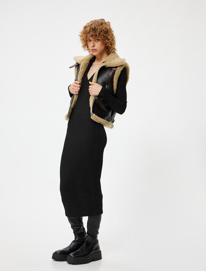  Parlak Deri Görünümlü Yelek Suni Kürk Yaka Kolsuz Fermuarlı Cep Detaylı