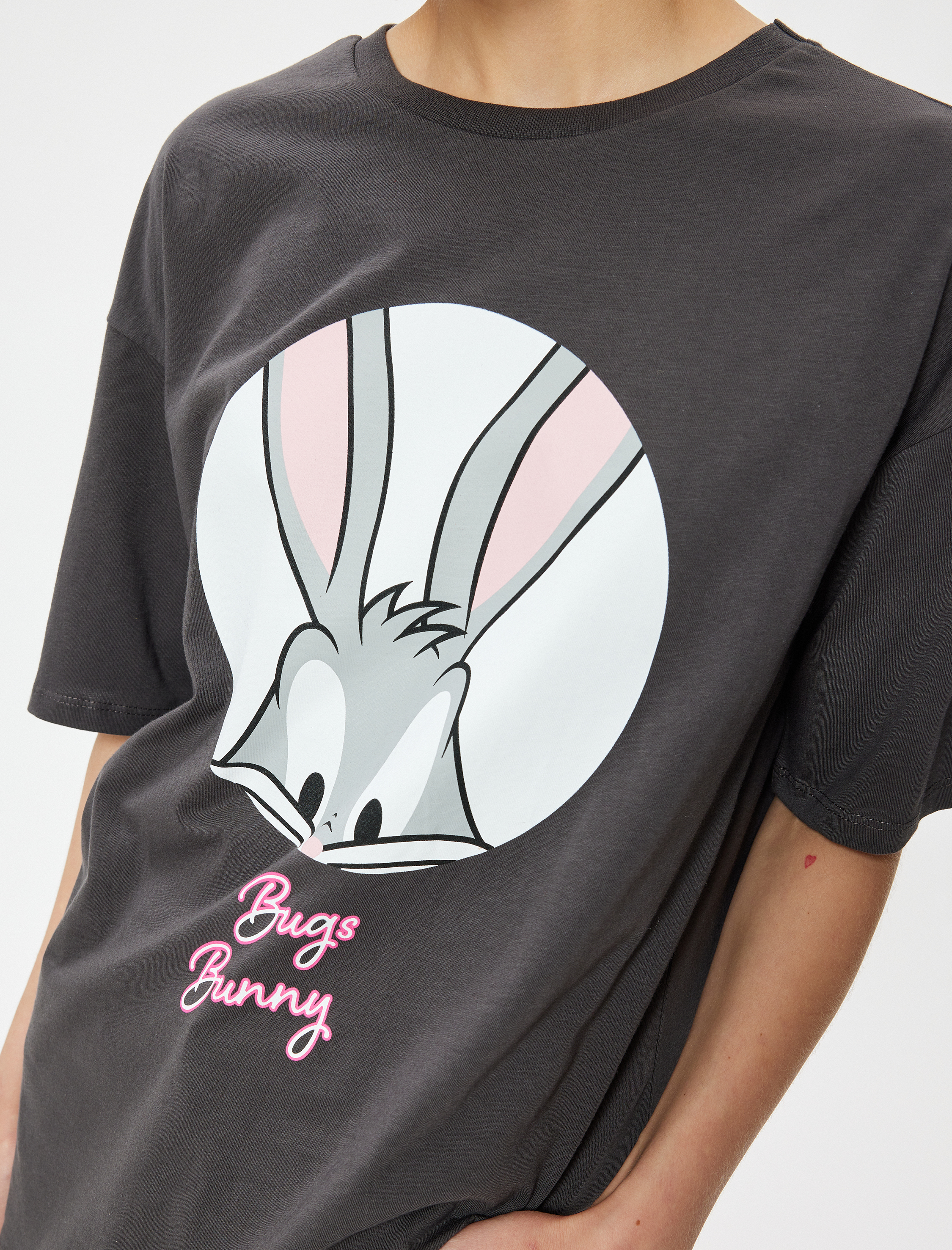   Bugs Bunny Oversize Tişört Arkası Baskılı Bisiklet Yaka Kısa Kollu Lisanslı