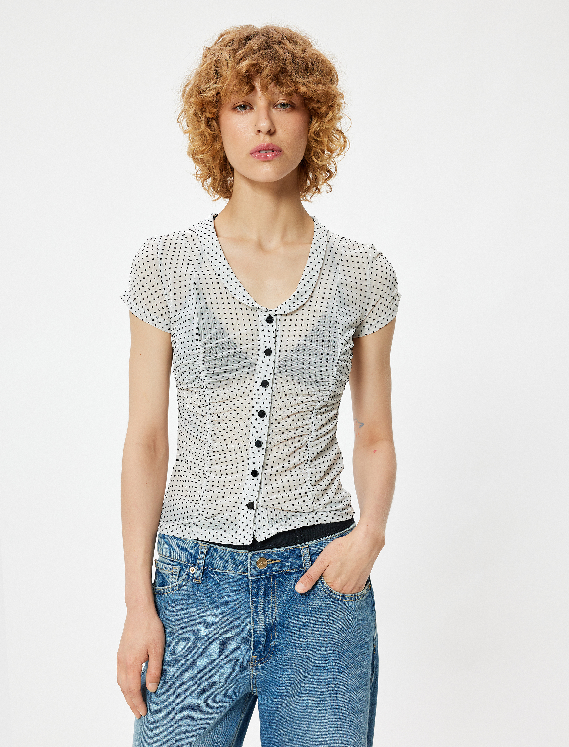   Puantiyeli Transparan Bebe Yaka Düğmeli Kısa Kollu Bluz