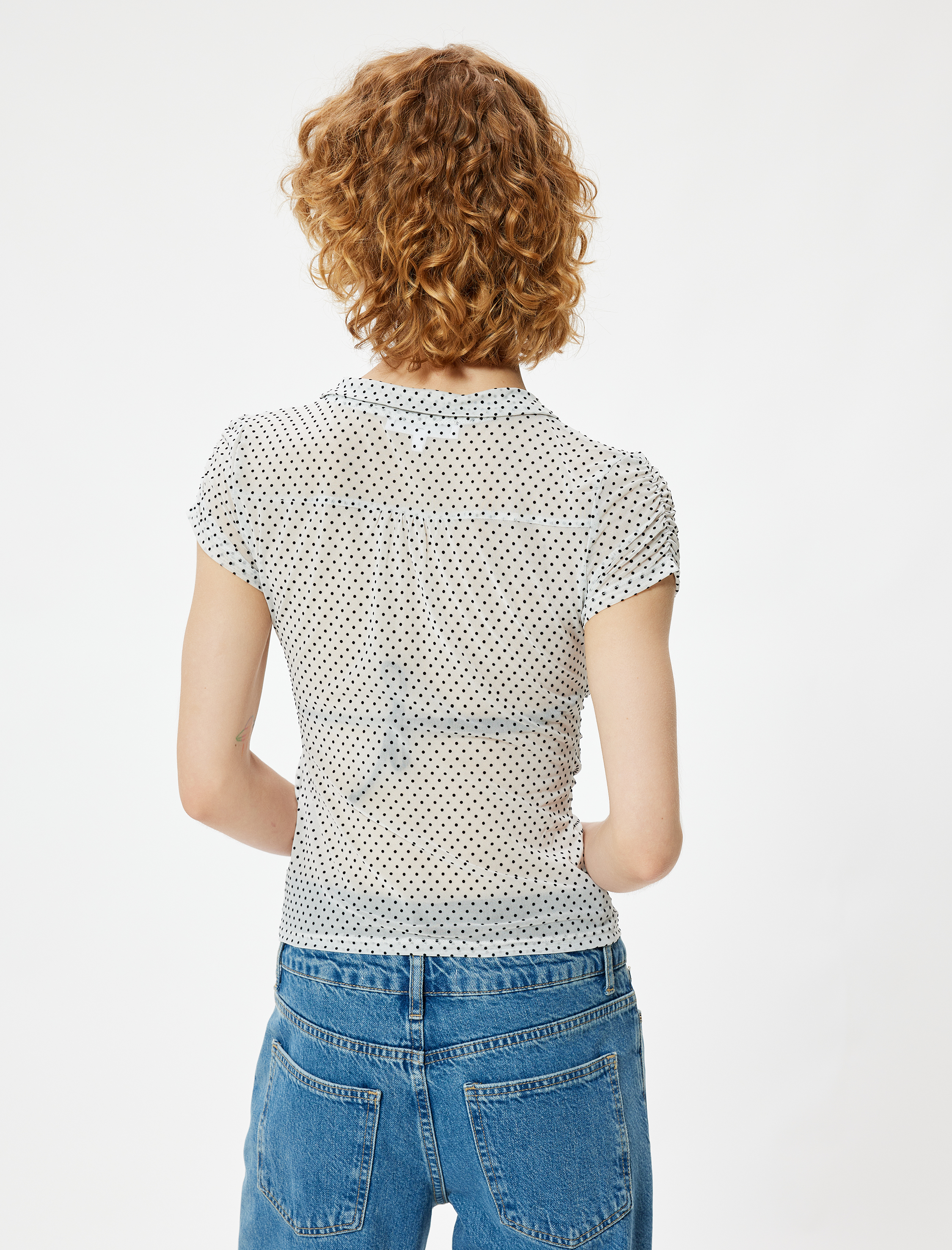   Puantiyeli Transparan Bebe Yaka Düğmeli Kısa Kollu Bluz