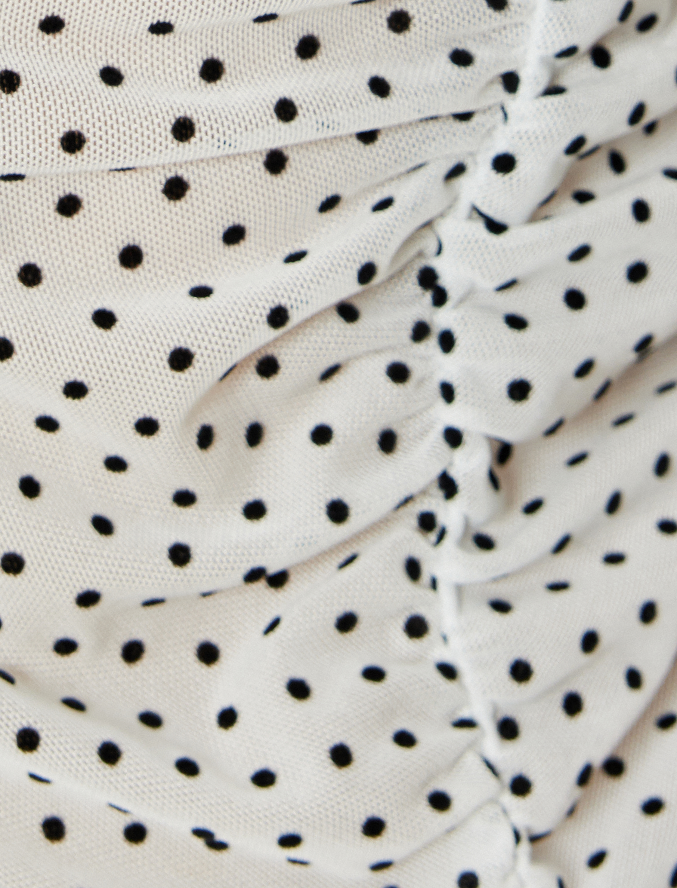   Puantiyeli Transparan Bebe Yaka Düğmeli Kısa Kollu Bluz