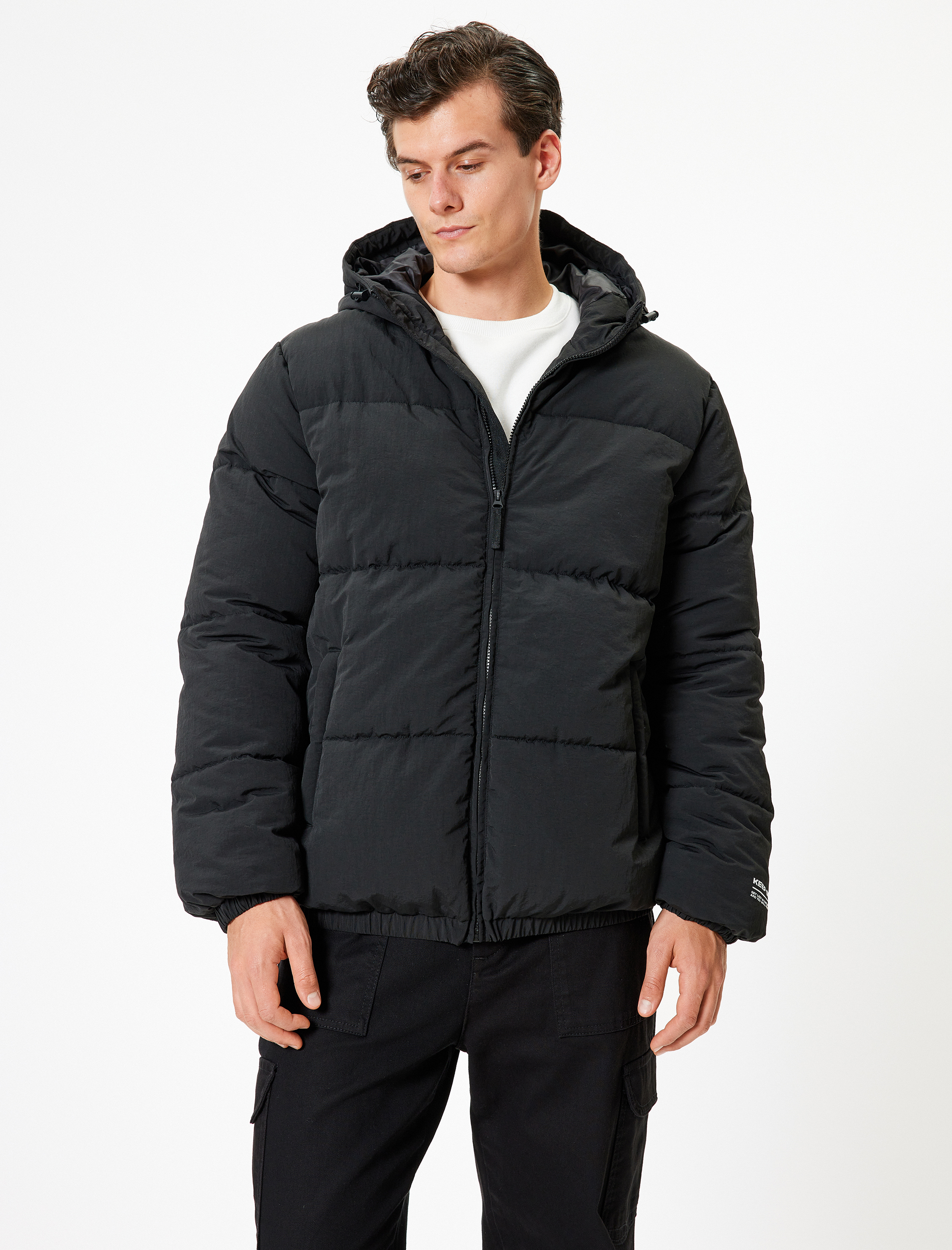   Şişme Mont Fermuarlı Kapşonlu Baskı Detaylı