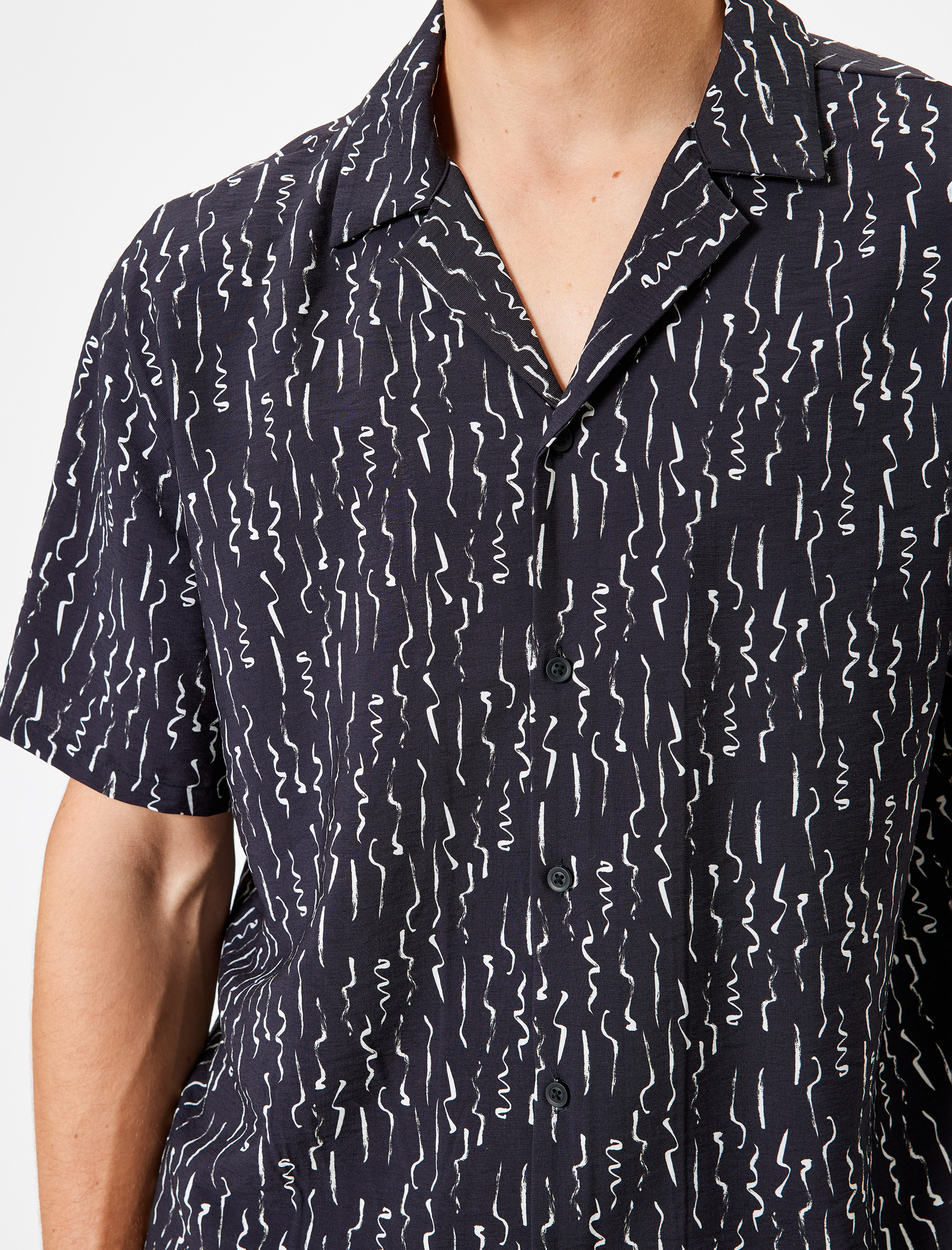   Desenli Gömlek Kısa Kollu Düğmeli Regular Fit