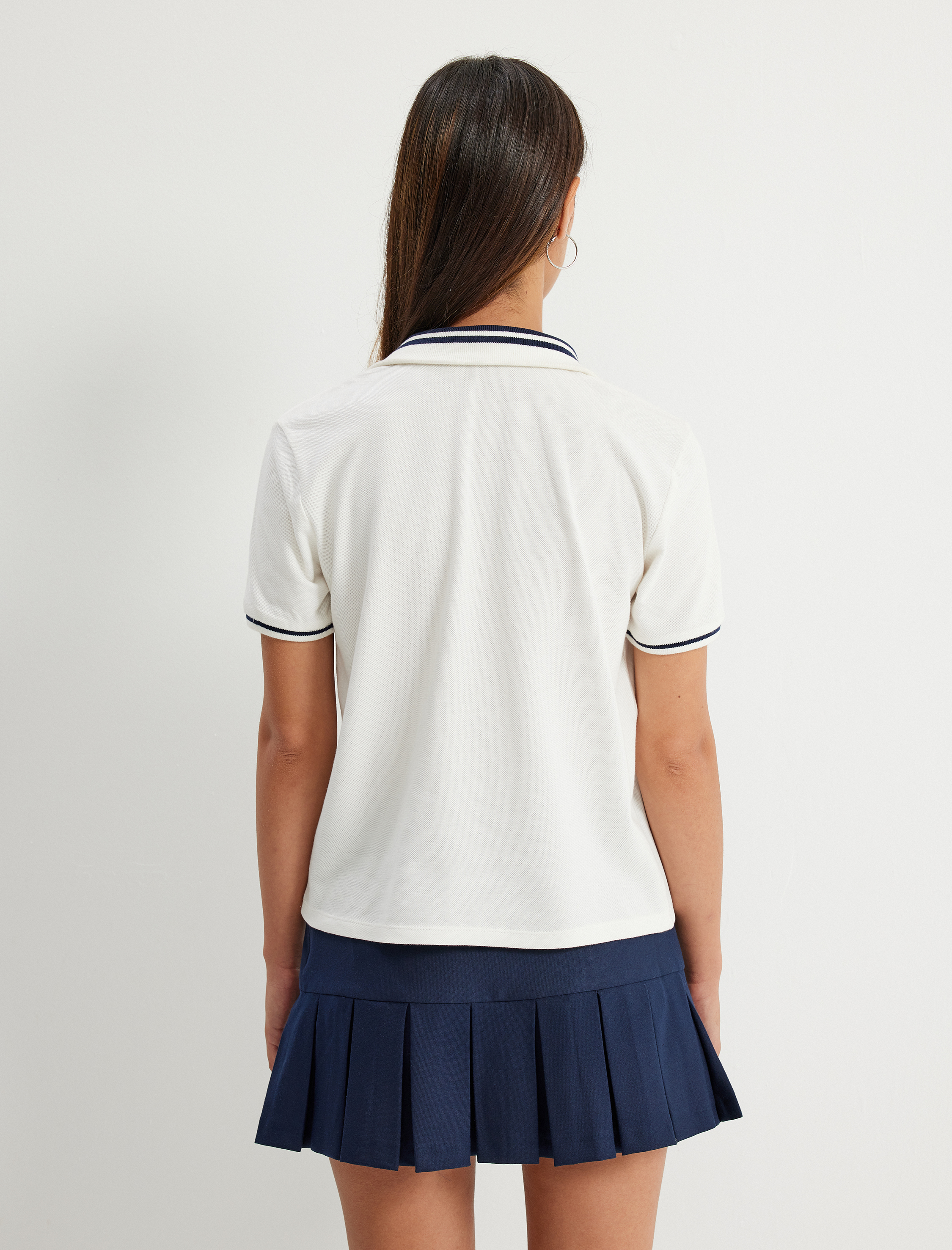   Polo Yaka Tişört Nakış Detaylı Şeritli