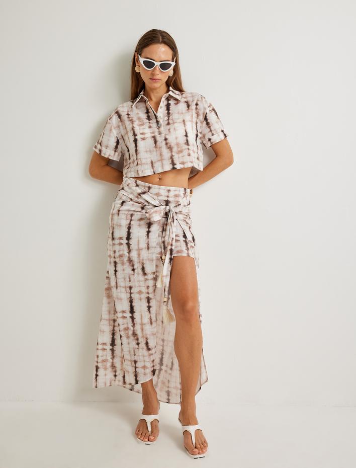  Koton X Şahika Ercümen - Crop Polo Yaka Tişört Kısa Kollu Batik Desenli