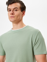 Kısa Kollu Pamuk Karışımlı Bisiklet Yaka Dokulu Slim Fit Tişört