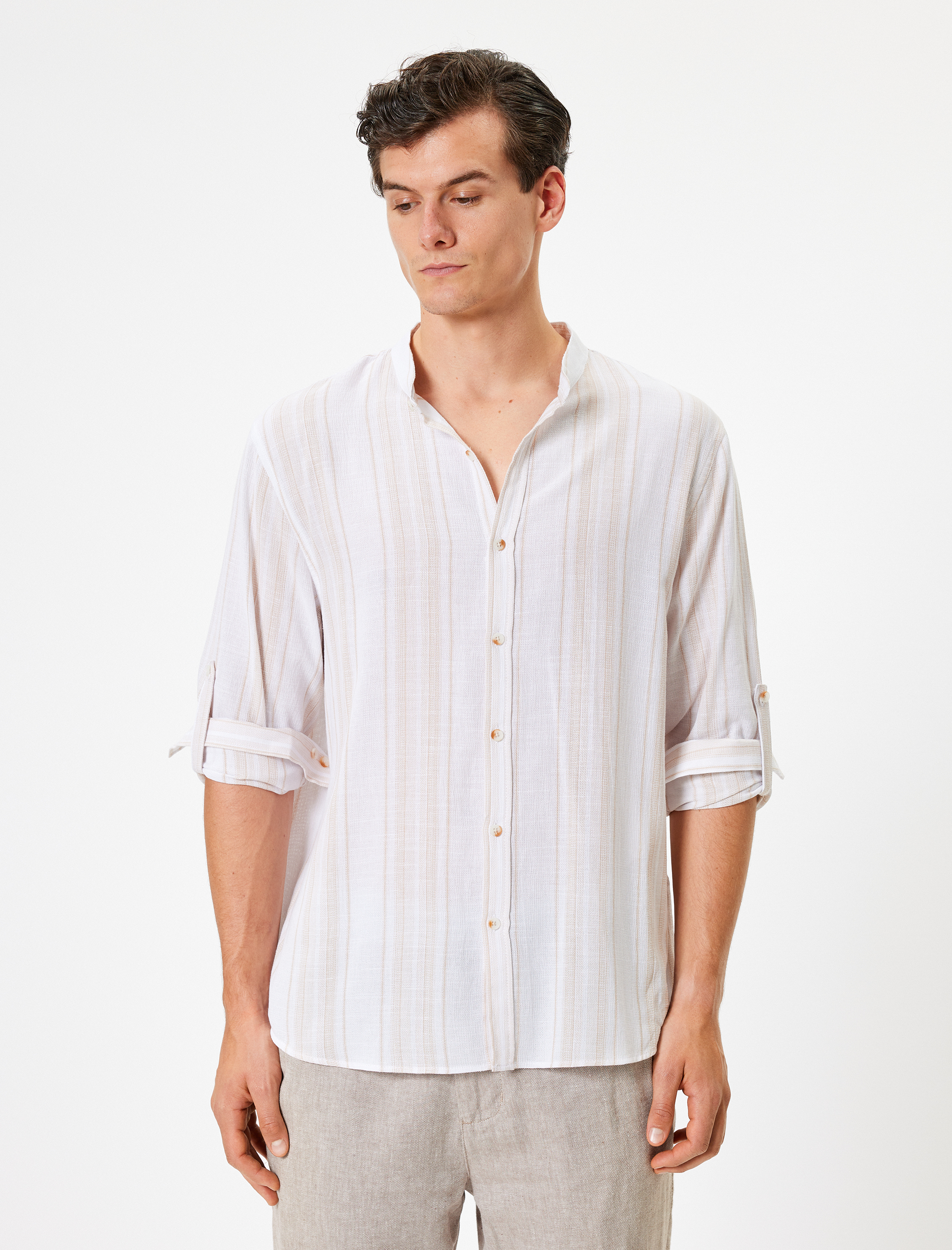   Uzun Kollu Katlanabilir Kol Detaylı Regular Fit Pamuklu Hakim Yaka Gömlek