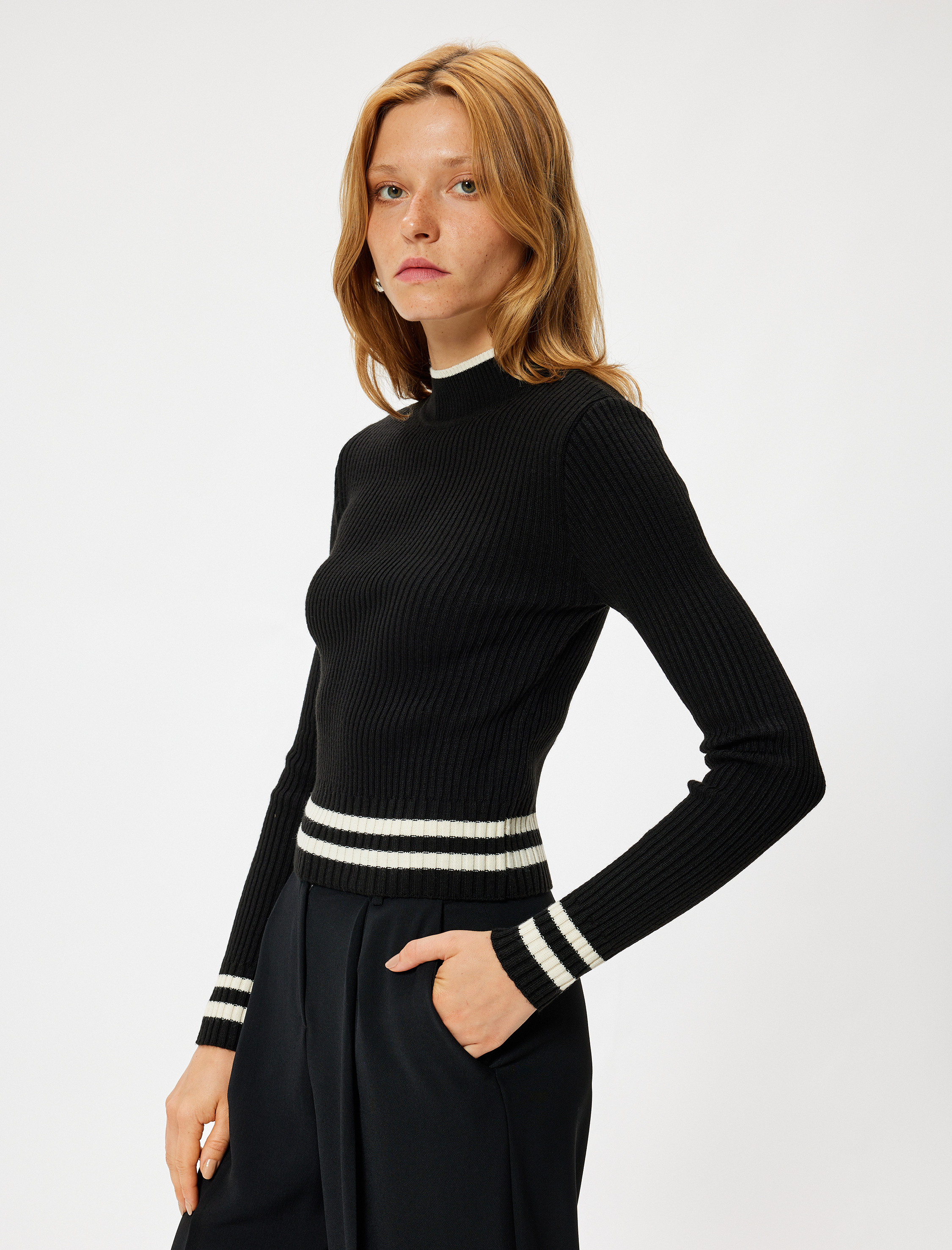   Dik Yaka Çizgili Triko Kazak Uzun Kollu Regular Fit