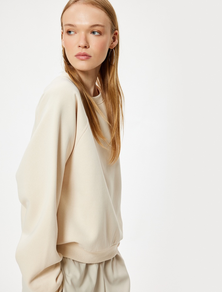  Basic Oversize Sweatshirt Bisiklet Yaka Uzun Kollu Ribanalı Şardonlu