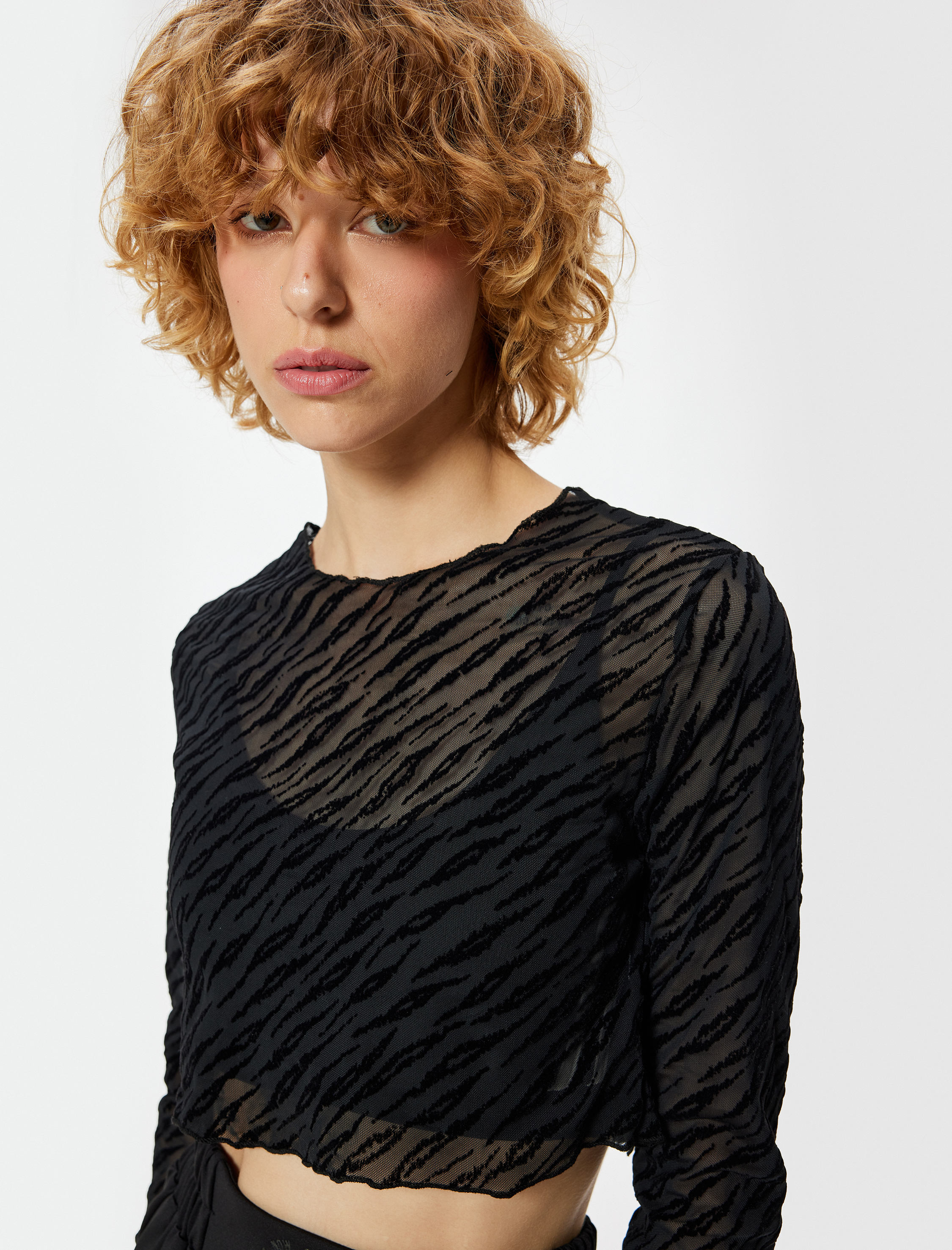   Uzun Kollu Bisiklet Yaka Zebra Desenli Crop Üst