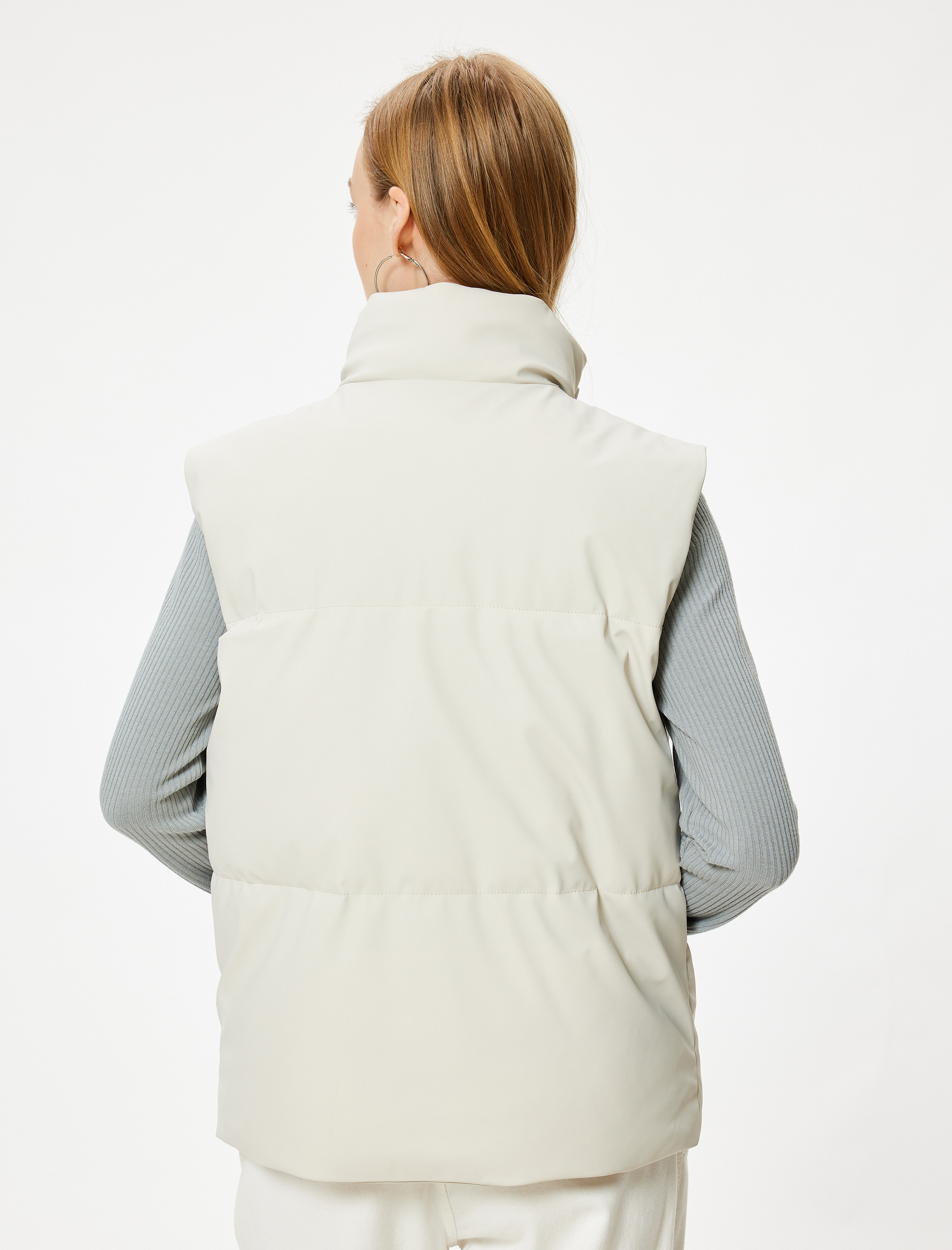 Fermuarlı Dik Yaka Düğmeli Cep Detaylı Kapitone Şişme Yelek