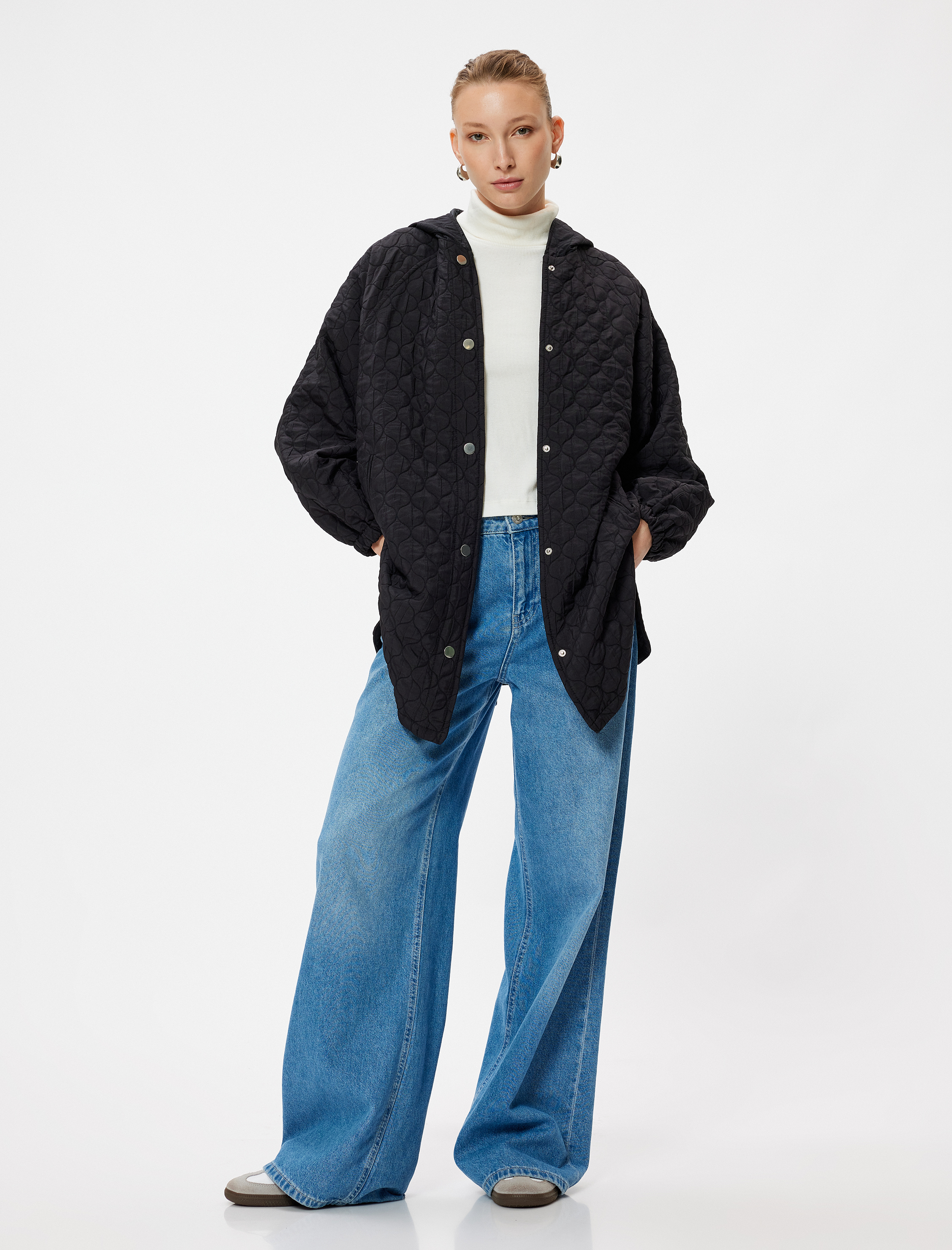   Kapüşonlu Cepli Düğmeli Kapitone Oversize Mont